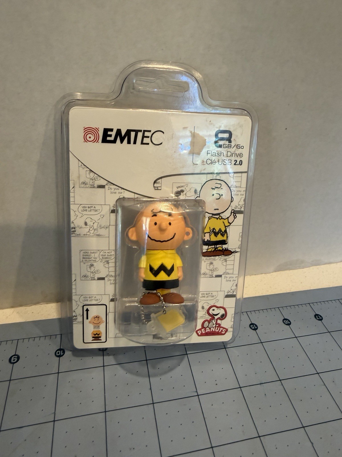 Emtec Peanuts Snoopy Charlie Brown Character 8GB USB 2.0 Flash Drive NEW SEALED