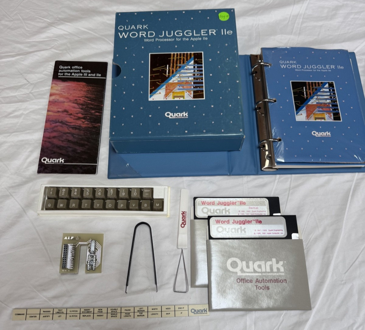 Quark Word Juggler Apple IIe COMPLETE w/ Keycaps - Adaptor - Tools TESTED