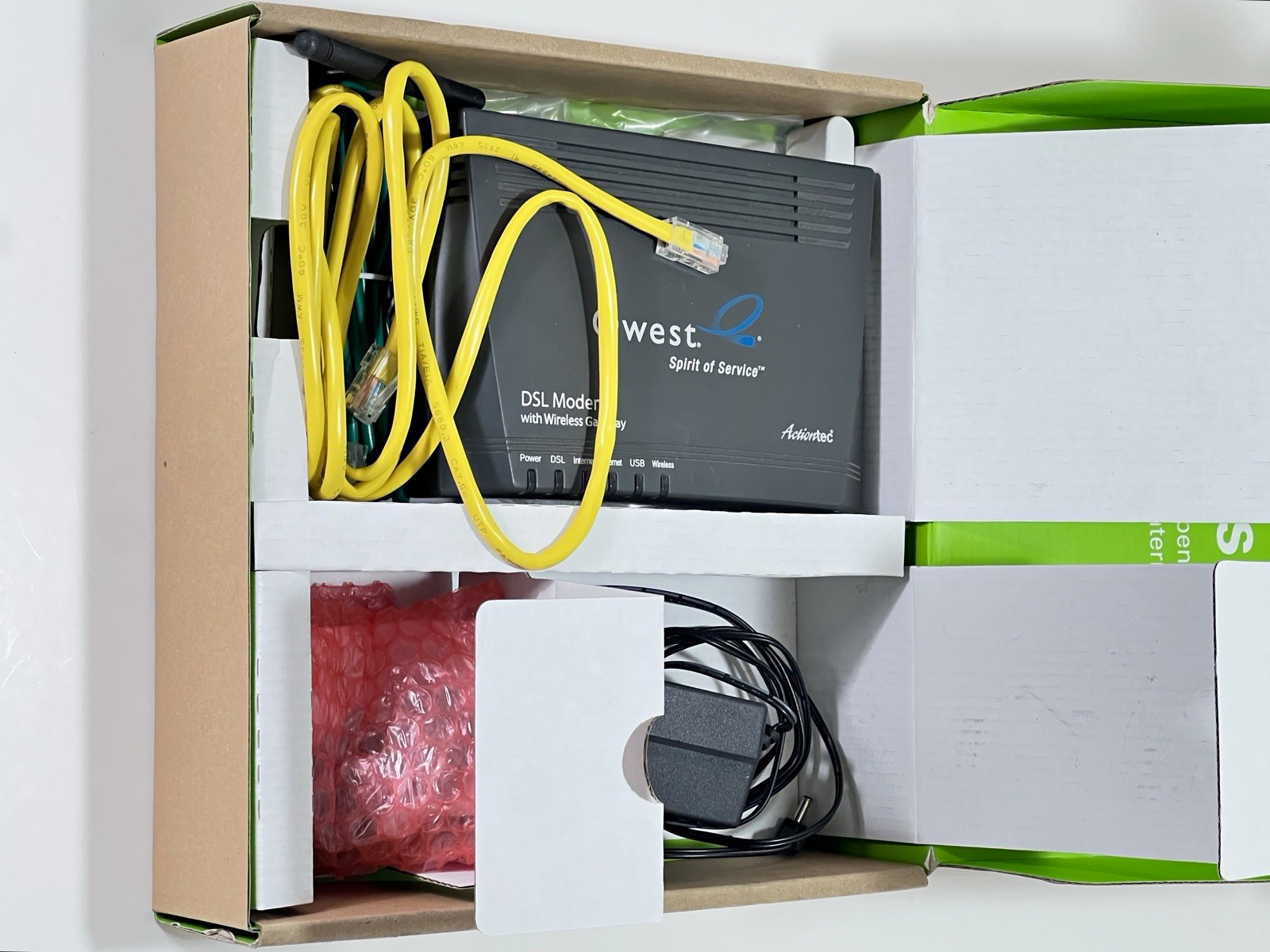 ZyXEL C1100Z CenturyLink DSL Modem Wireless Gateway 2.4GHz Open Box Complete