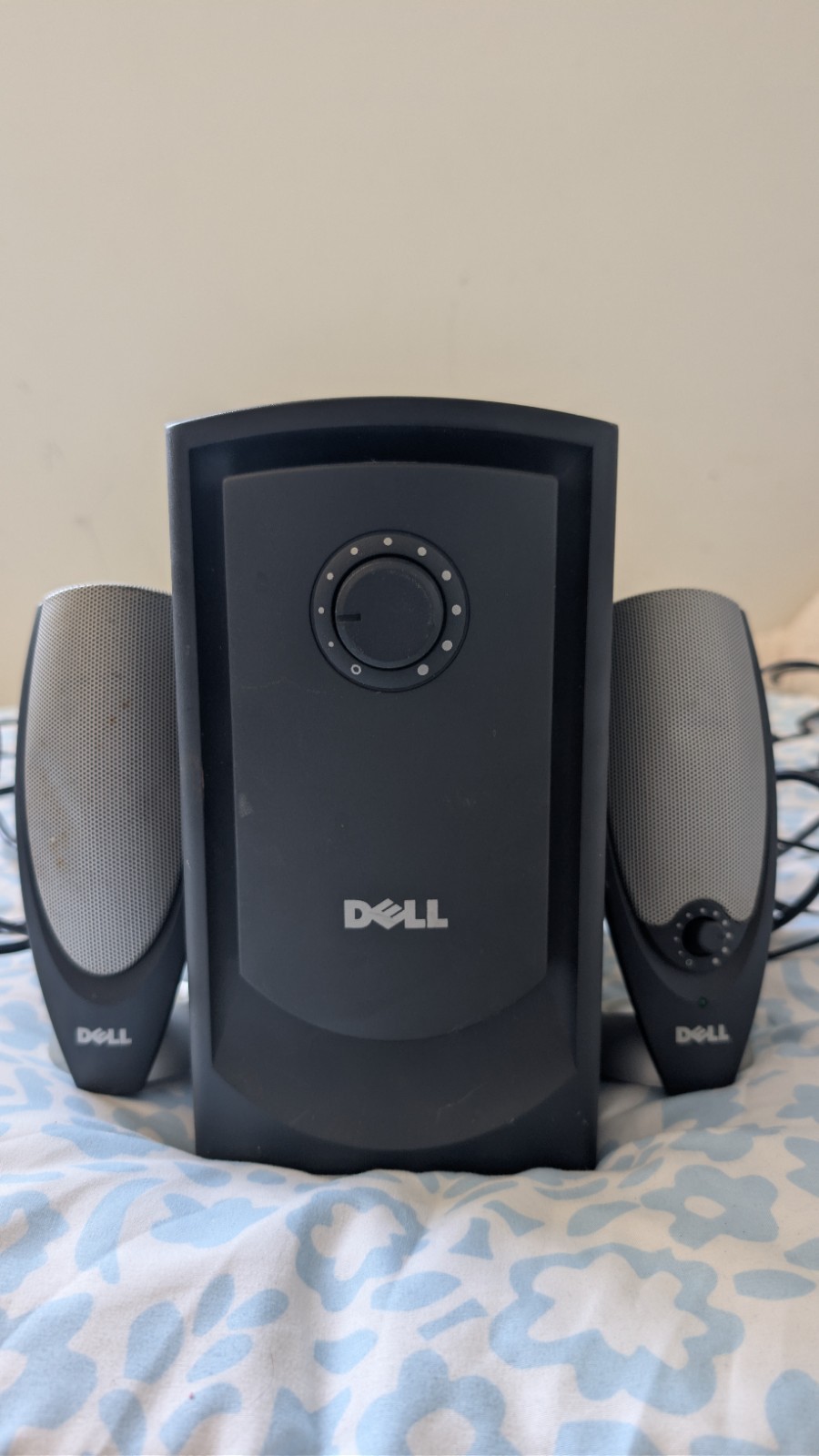 Dell A425 2.1 Channel Wired Speaker System w/ Subwoofer 3.5mm AC Black/Silver