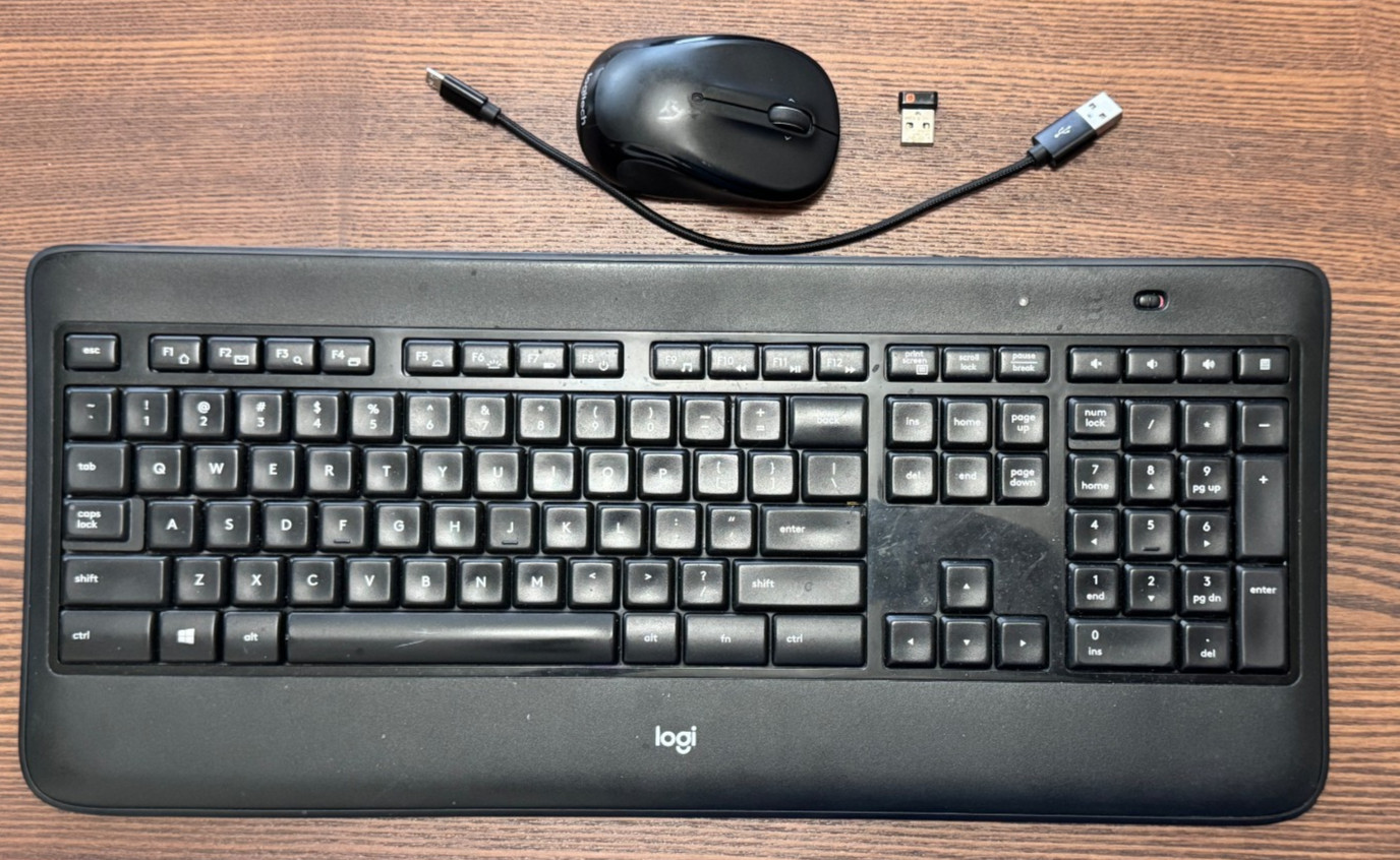 Logitech K800 Y-R0065 Wireless Illuminated Keyboard Rechargeable, Dongle Bundle