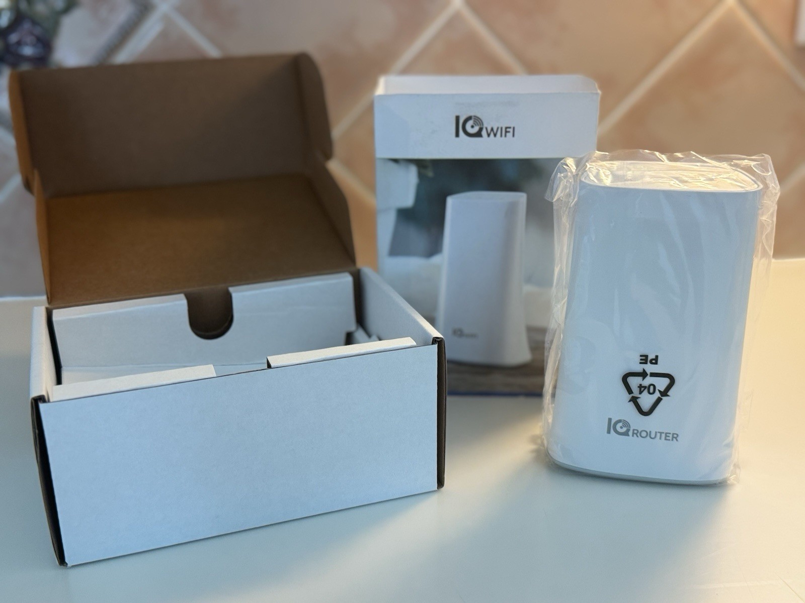 Qolsys IQ WiFi Router Mesh Network Extender – Home Security WiFi Booster