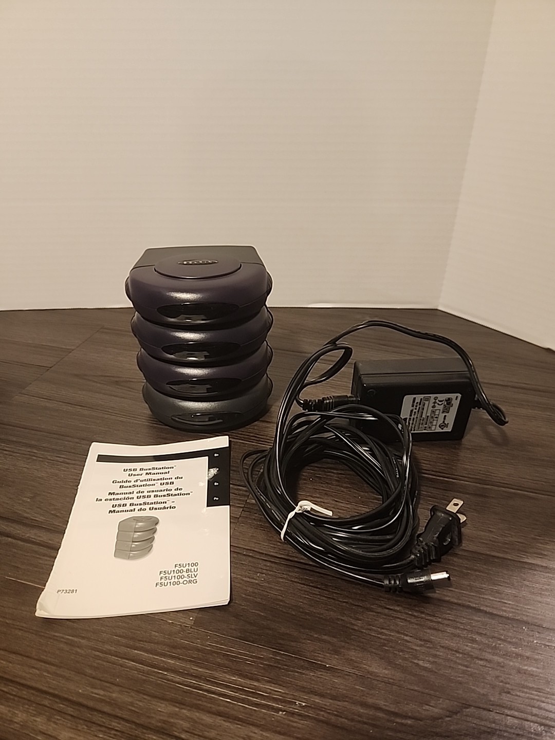 Belkin F5U100 Modular USB BusStation Hub 7 USB Ports