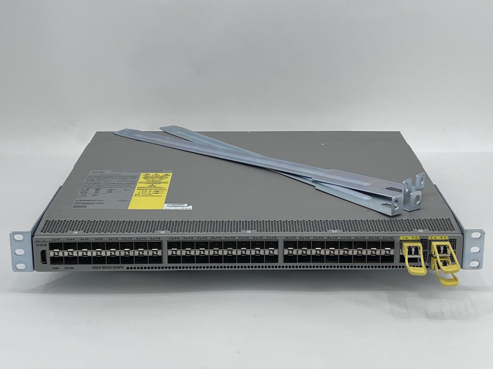 Cisco Nexus 2248PQ FEX + 3x WSP-Q40GLR4L QSFP with Rack Mount