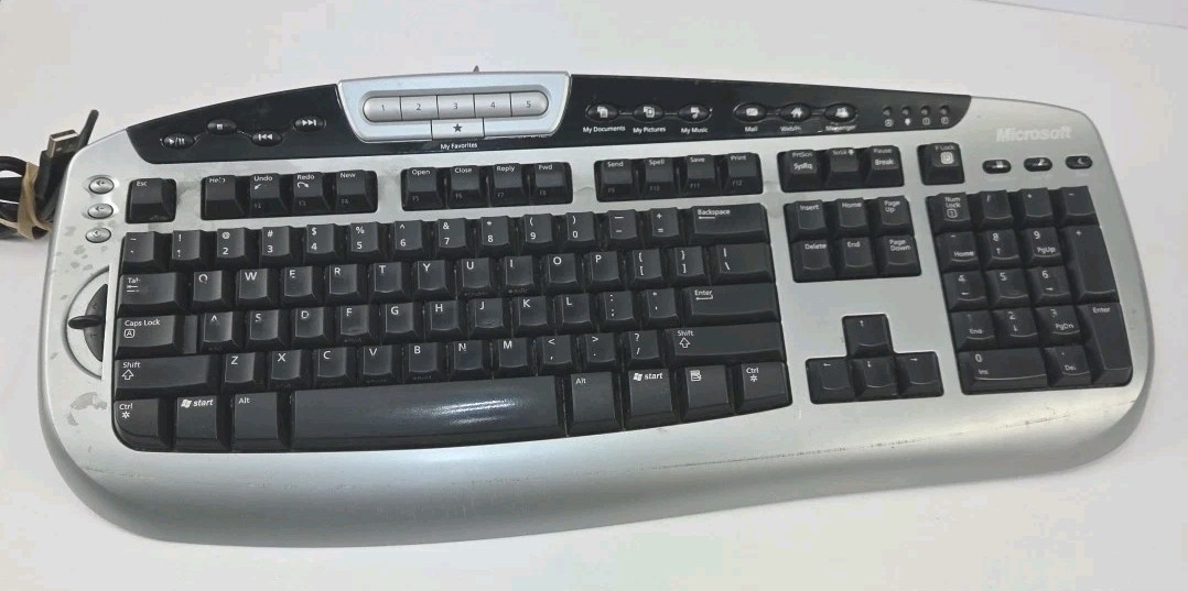 Microsoft Digital Media Pro Keyboard Model 1031 KC-0405 USB Wired EUC 
