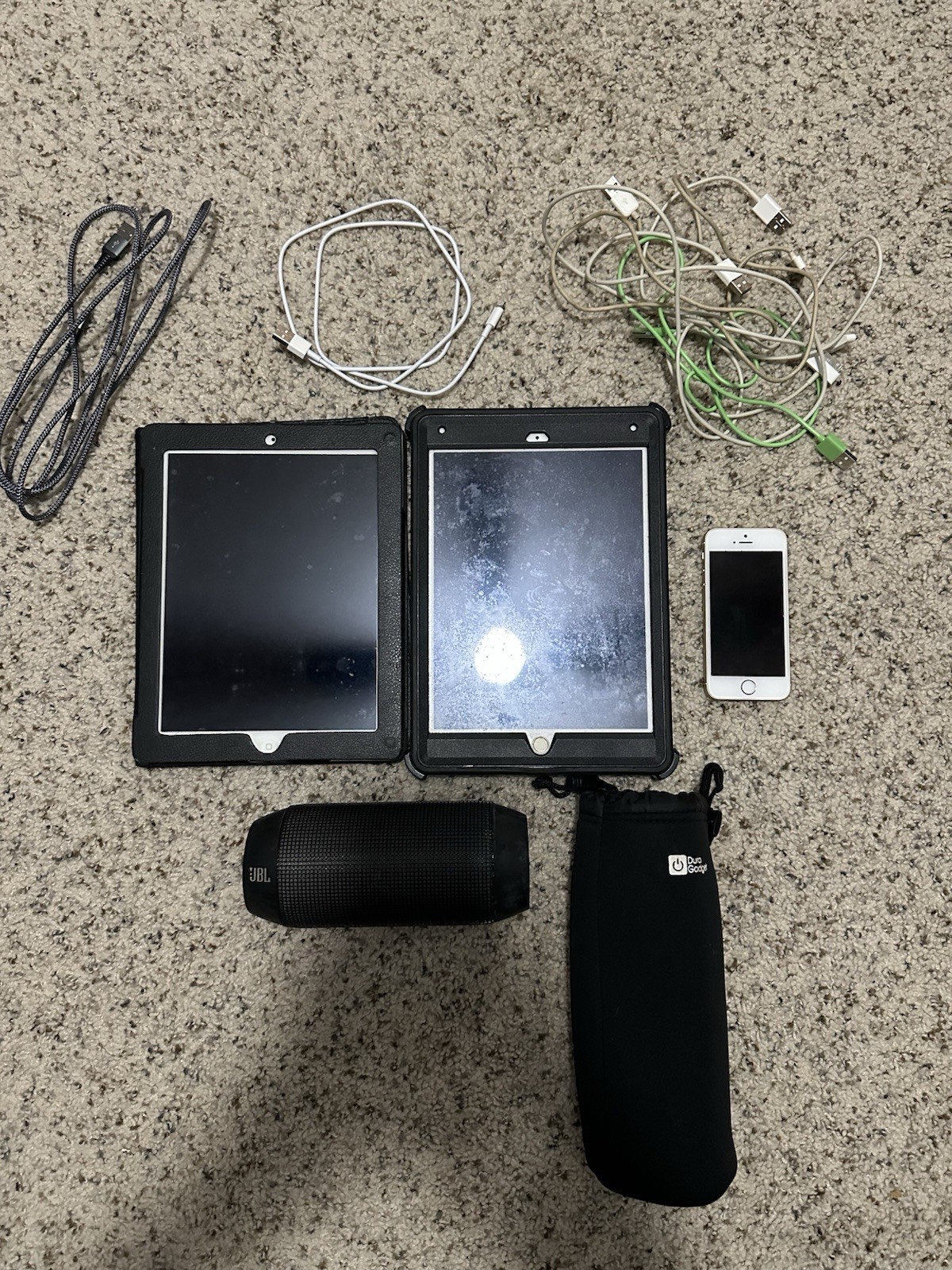 Apple iPad , iPhone Old Apple Tech Lot+JBL Pulse  PLEASE READ DESCRIPTION