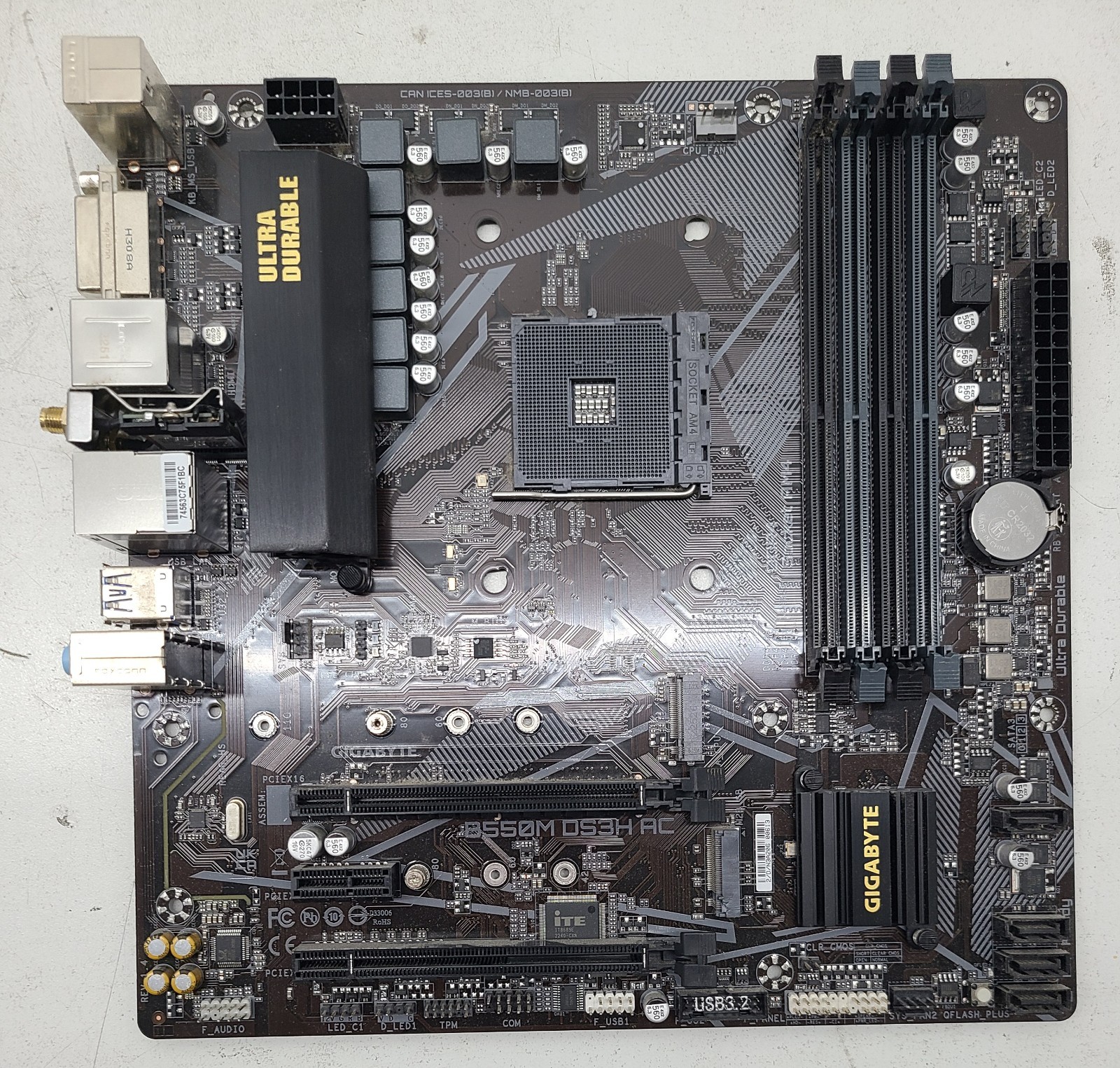 Gigabyte B550M DS3H AC AMD AM4 microATX Motherboard (FL)
