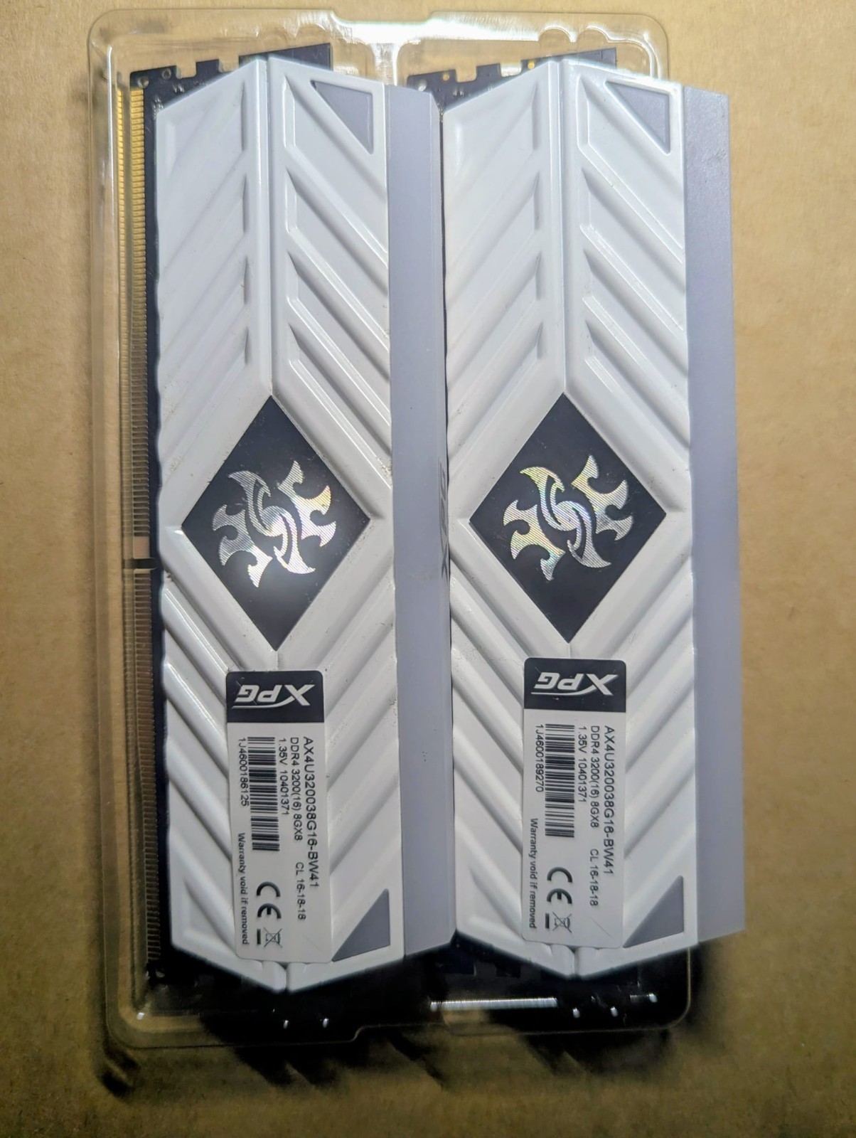 XPG Spectrix D41 RGB 16GB (2x8GB) RAM DDR4 3200MHz AX4U320038G16A-BW41 Kit