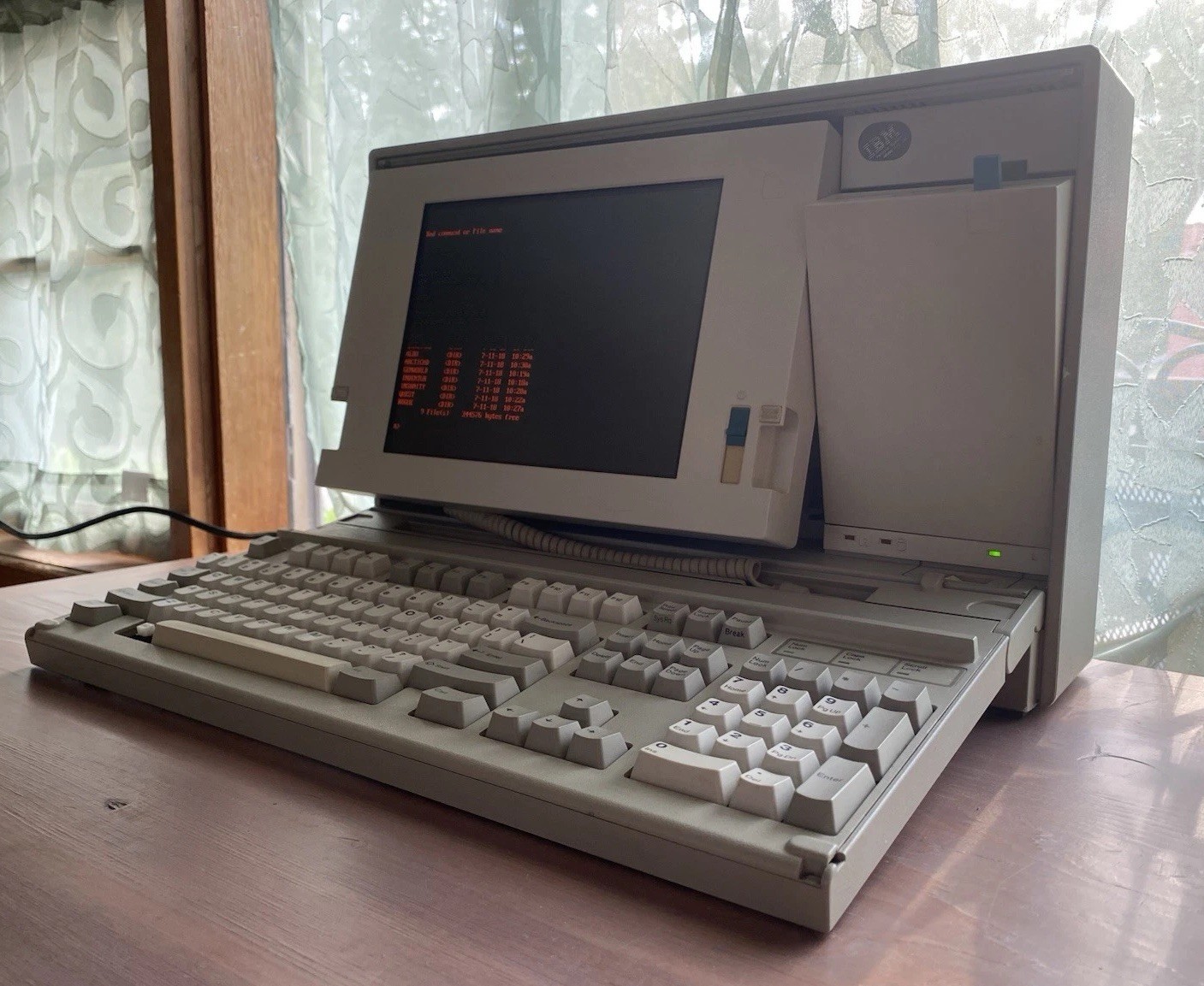 IBM Personal System 2  P70 - Portable Personal Computer Vintage Luggable Laptop