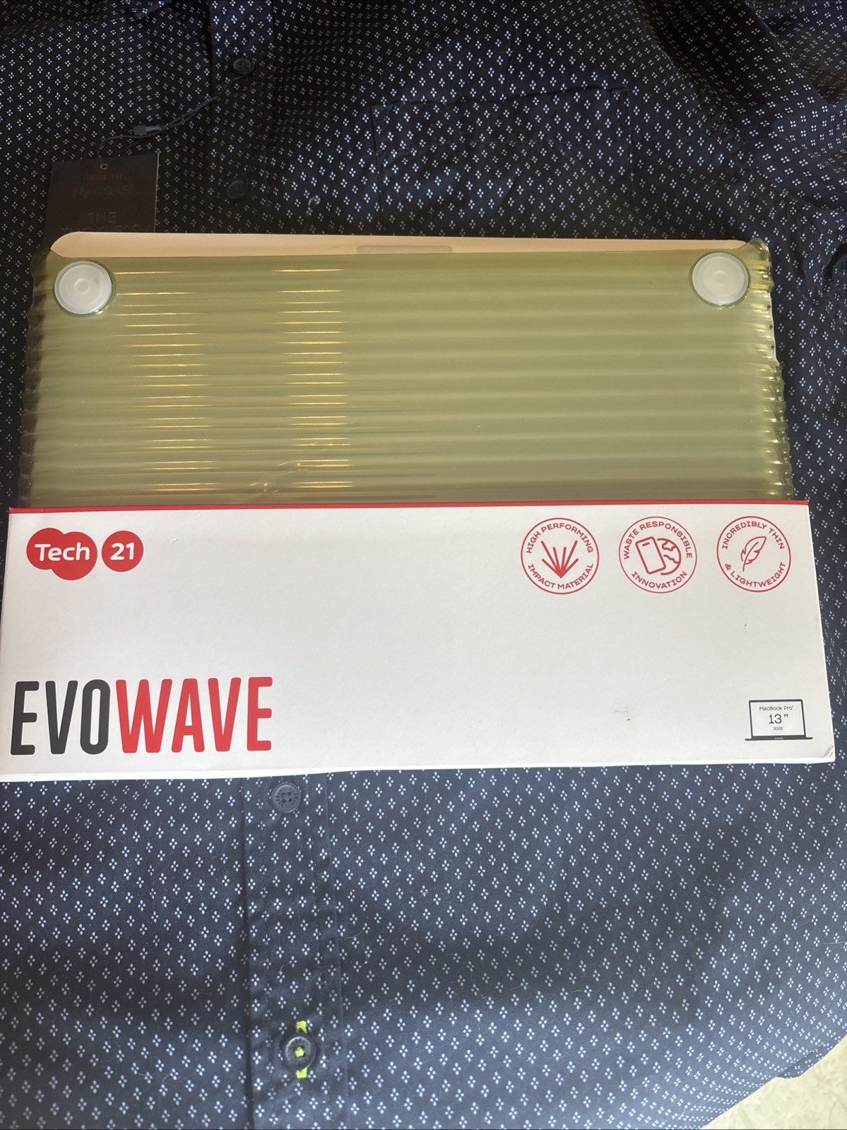 Tech21 EvoWave for MacBook Pro 13" (2020-2022) - Green - Hard Cover