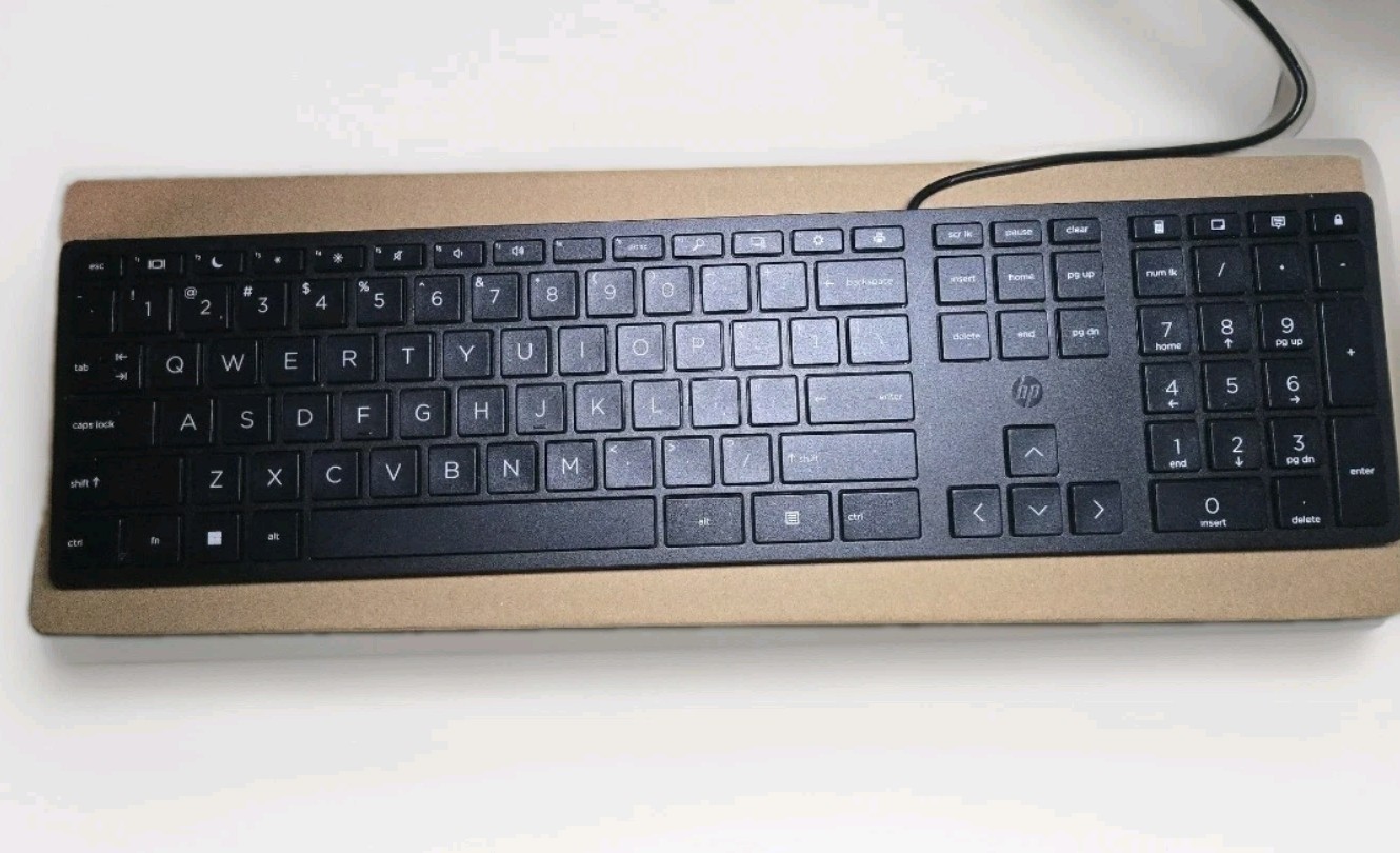 NEW HP Wired Desktop 320K Keyboard Black English QWERTY Enhanced Keys New In Box