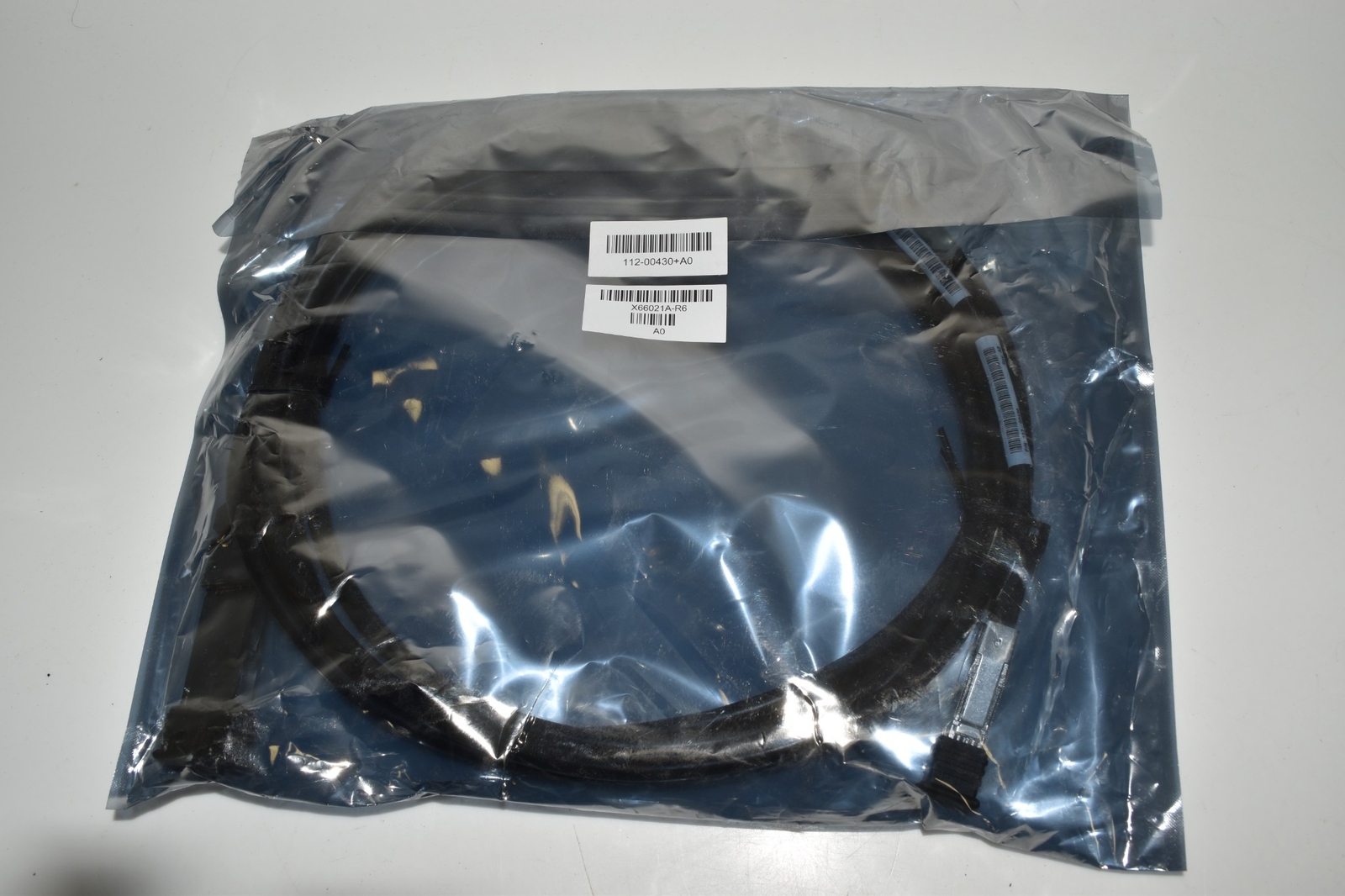 NETAPP X66021A-R6 2M MINISAS-HD TO QSFP CABLE - - NEW  (VSP10)