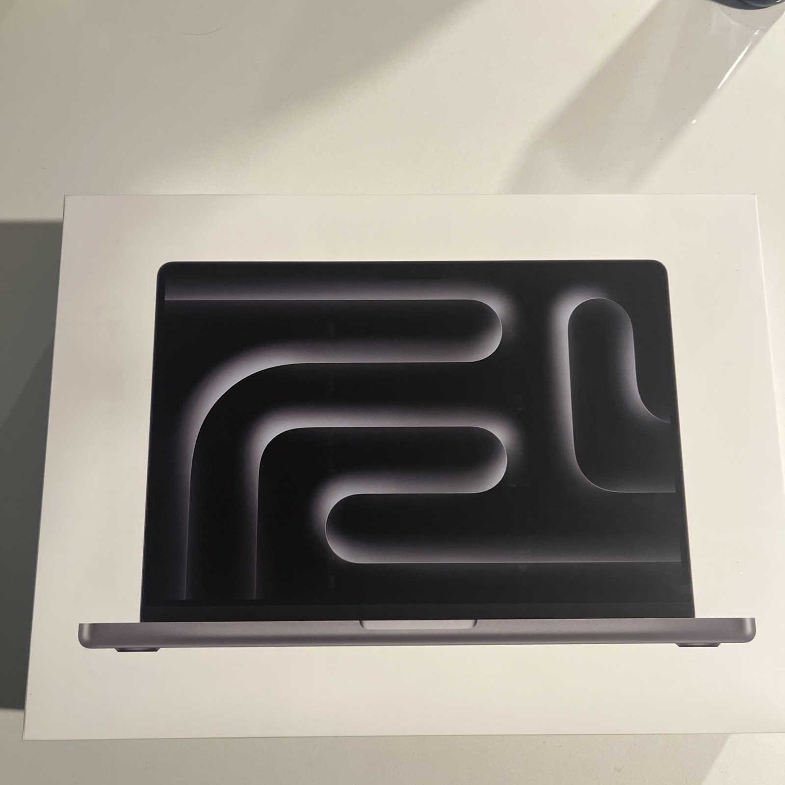 New MacBook Pro 14 inch, 8 GB with Apple M3 pro chip