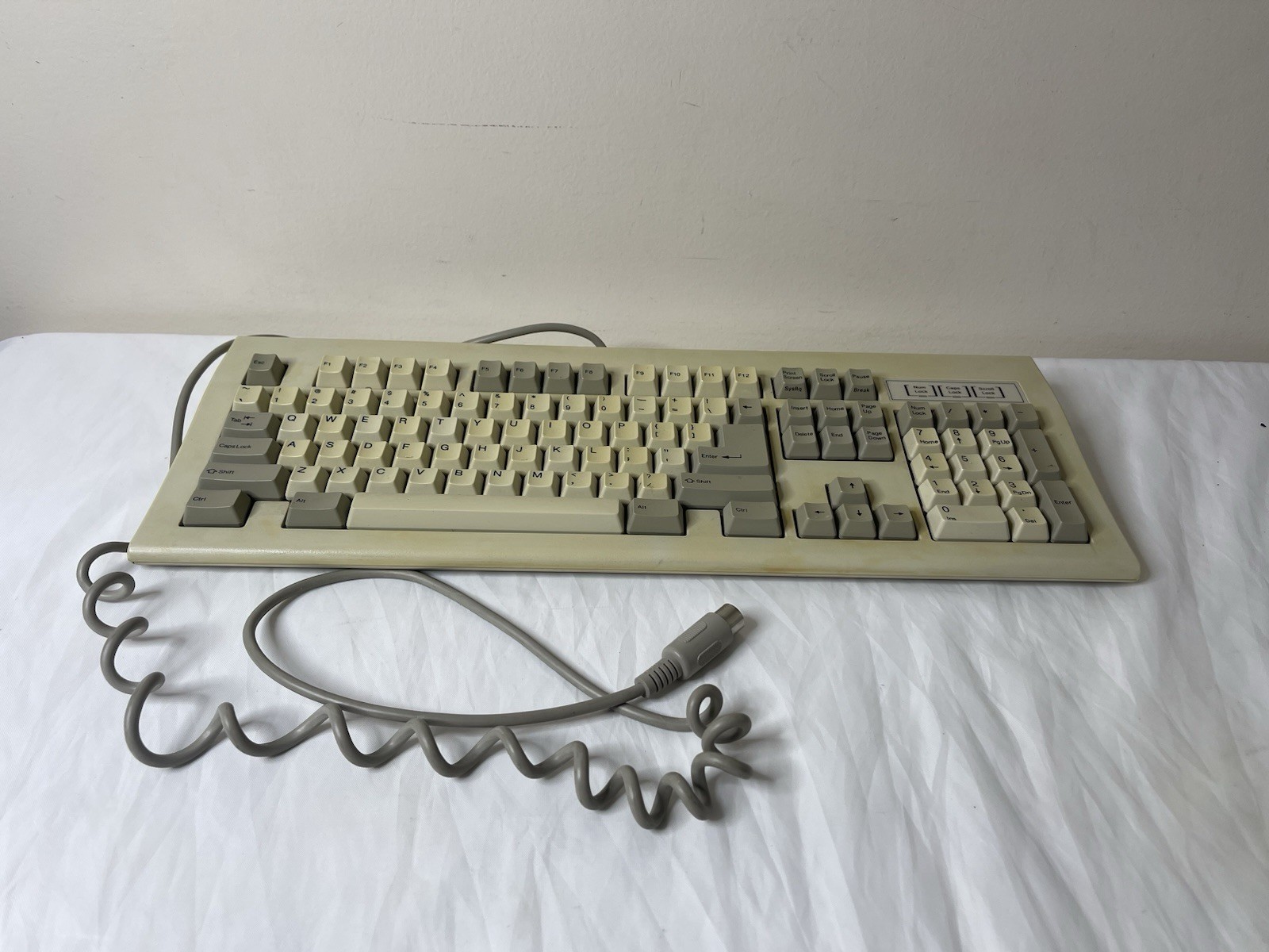 Vintage Precision Instruments Keyboard Wired KB101RM, Qwerty Standard In Beige
