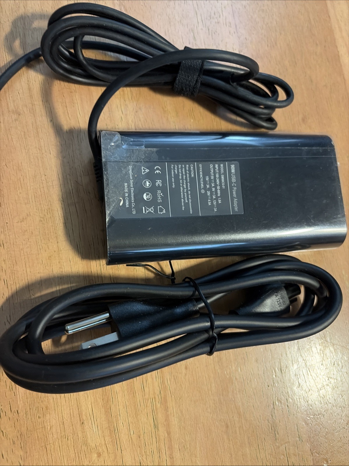 90W USB-C Power Adapter, Model SM90CS-01.