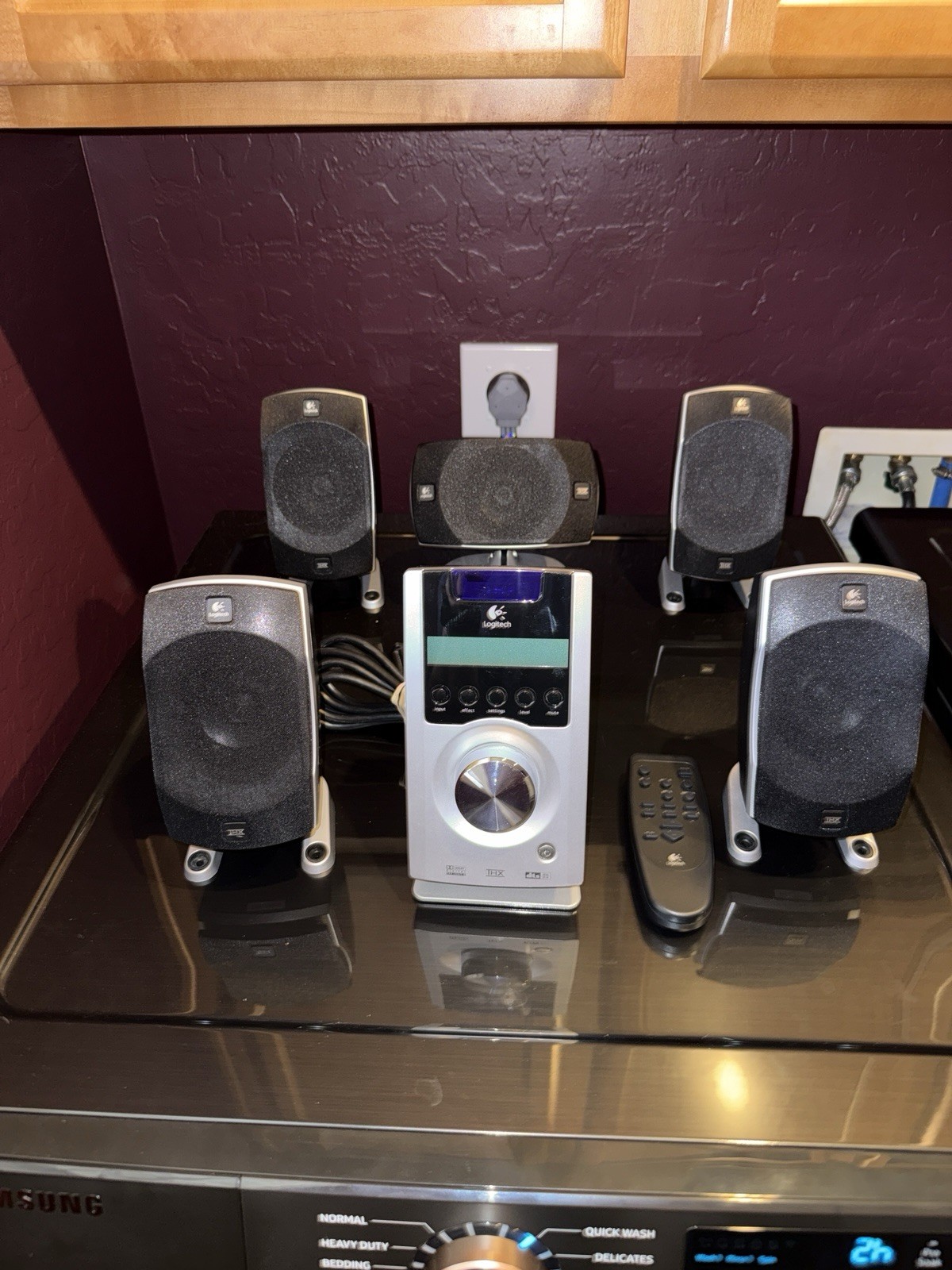 Logitech Z-5500 SoundTouch Control Pod + 5 THX Speakers + Remote Working Clean