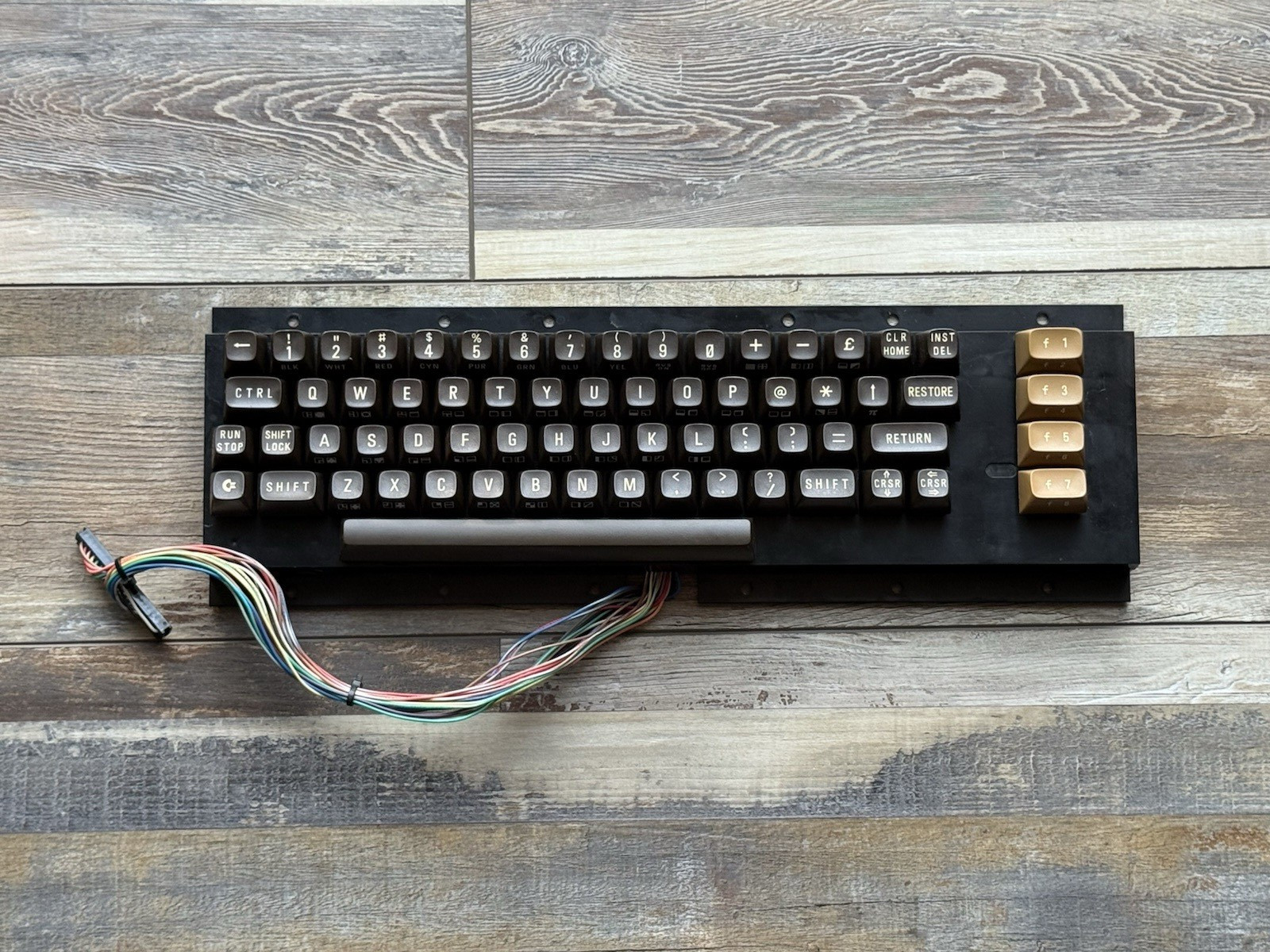 Restored Commodore 64 / VIC-20 Keyboard – Responsive Keys – Retro Typing Gold