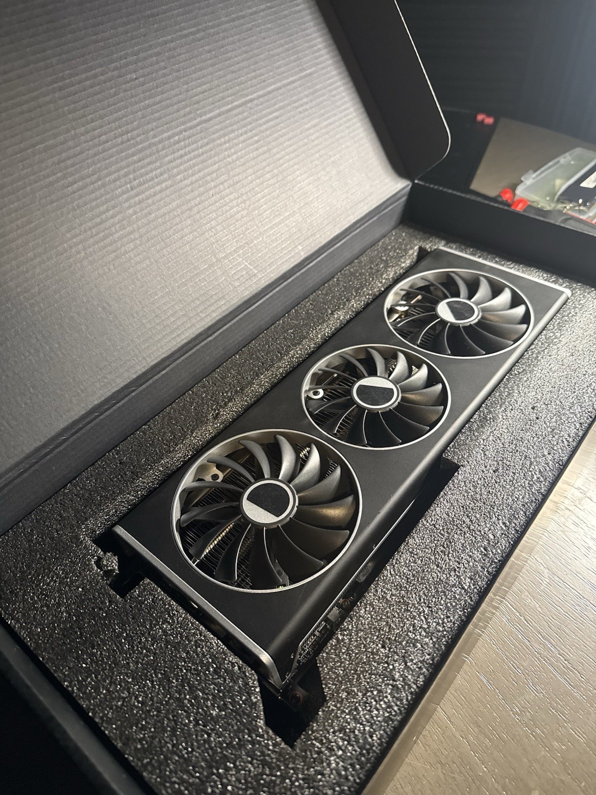 XFX Speedster Merc 319 AMD Radeon RX 7800 XT 16GB GDDR6 Graphics Card