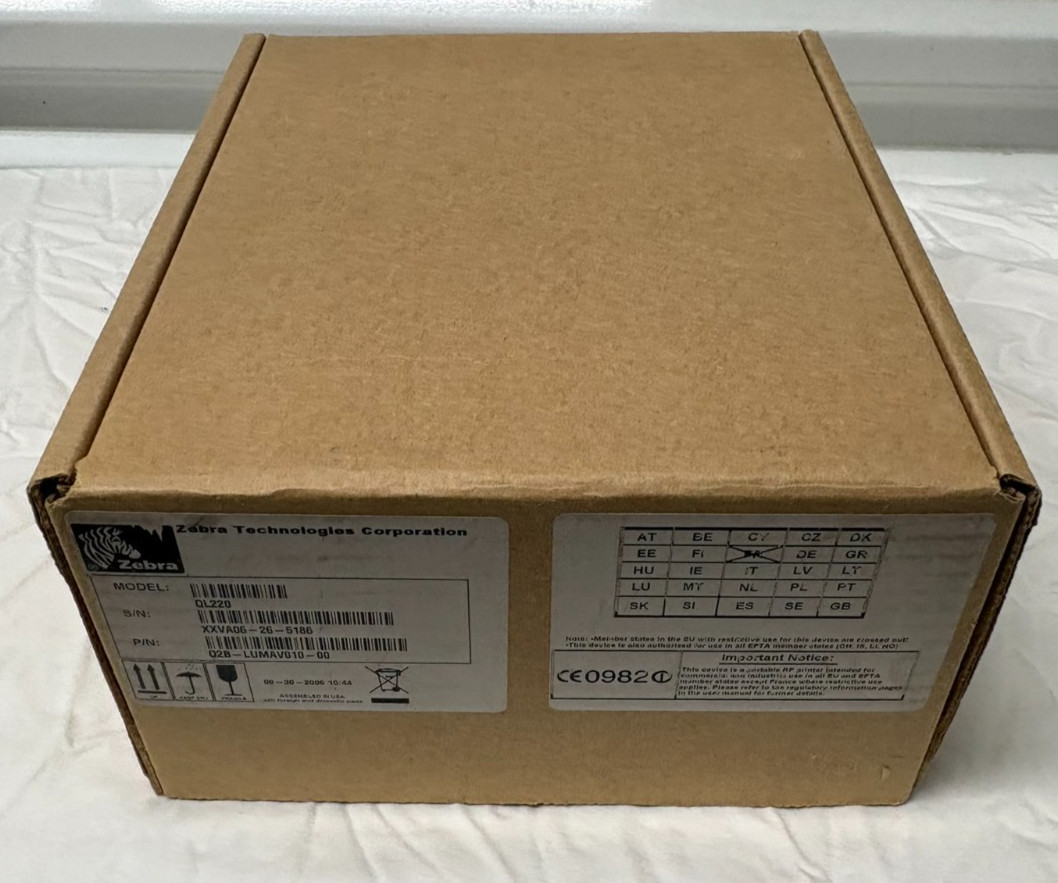 Zebra QL220 Mobile Thermal Barcode Label Printer New in Box AJ