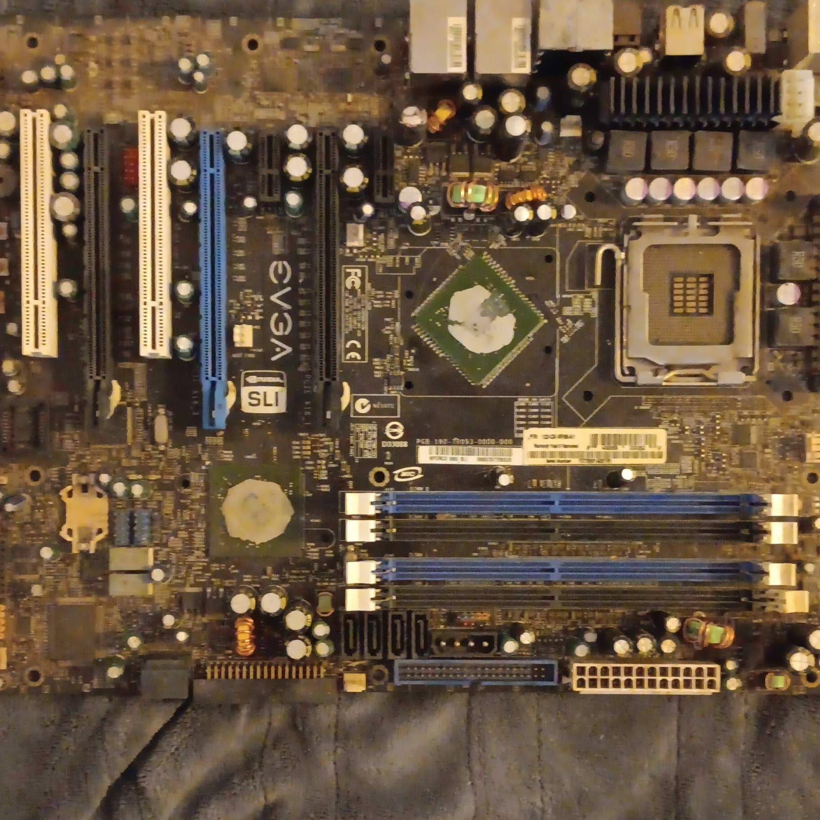 EVGA 680i SLI 122-CK-NF68-A1 ATX Intel LGA775 DDR2 4 DIMM PCIe x16 SLI