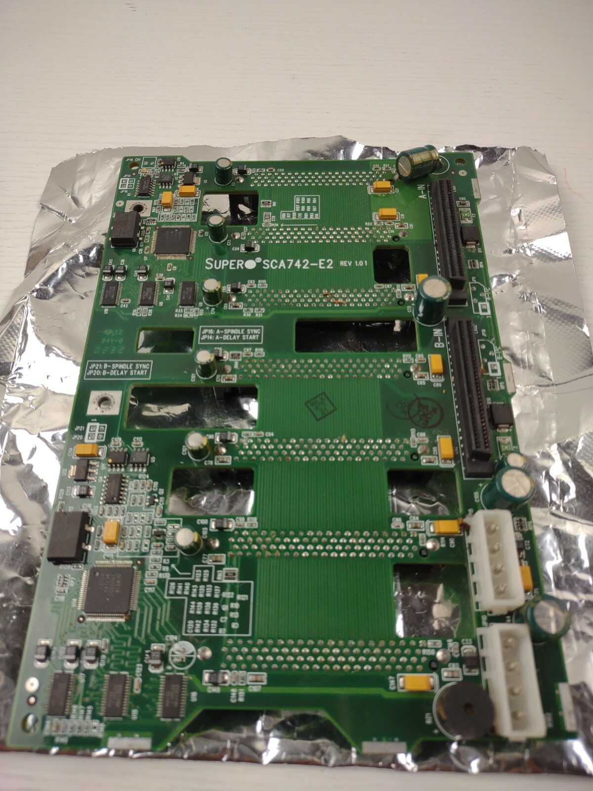 SUPERMICRO SUPER SCA742-E2 SCSI BACKPANEL BOARD