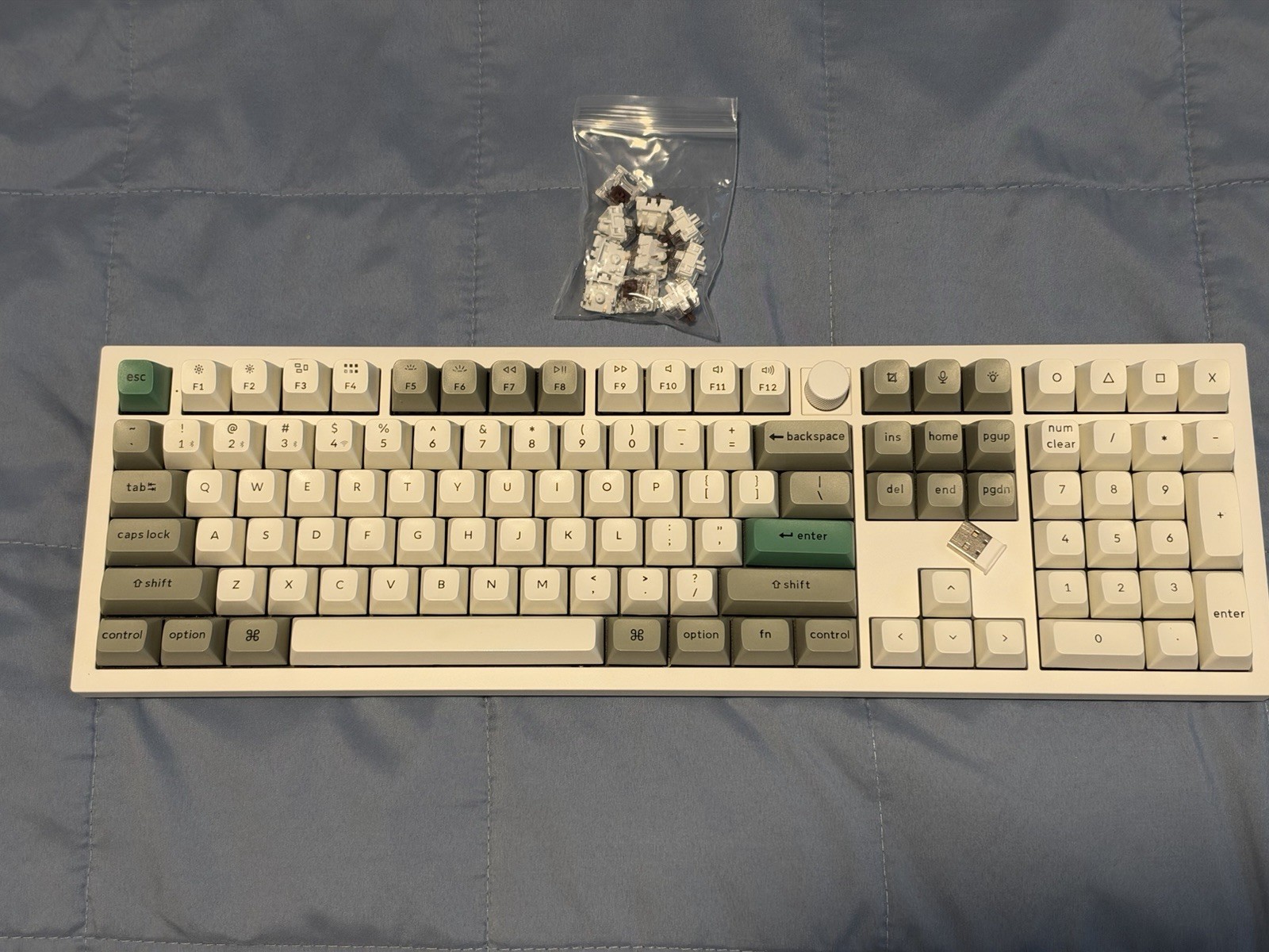 Keychron Q6 Max QMK/VIA Wireless Custom Mechanical Keyboard - Shell White