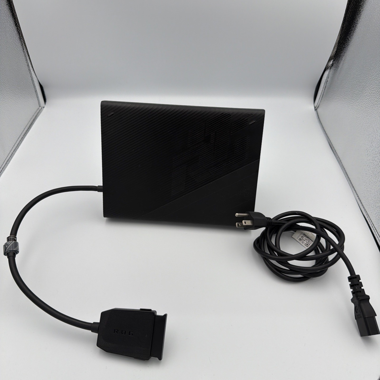 ASUS ROG XG Mobile - AMD Radeon RX 6850M XT 12GB eGPU Dock for ROG Ally