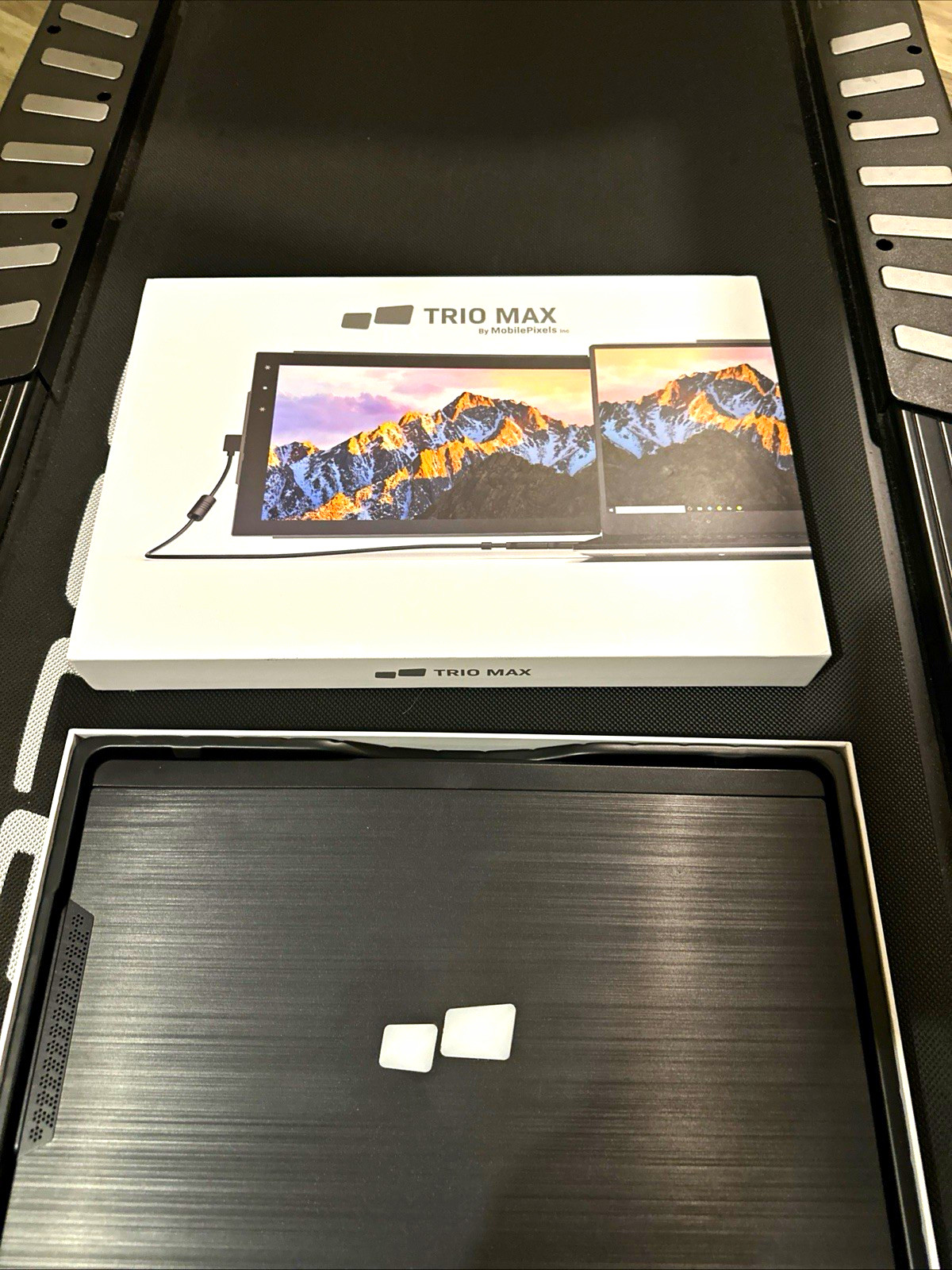 Mobile Pixels Trio Max 14in FHD 1920x1080 IPS USB-C Portable Monitor 60Hz