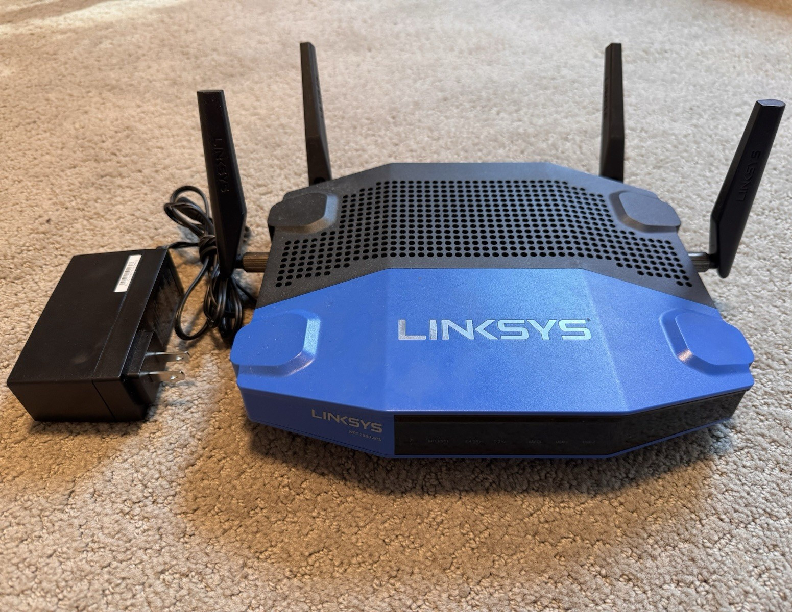 Linksys WRT1900ACSV2 AC1900 Dual-Band WiFi Router