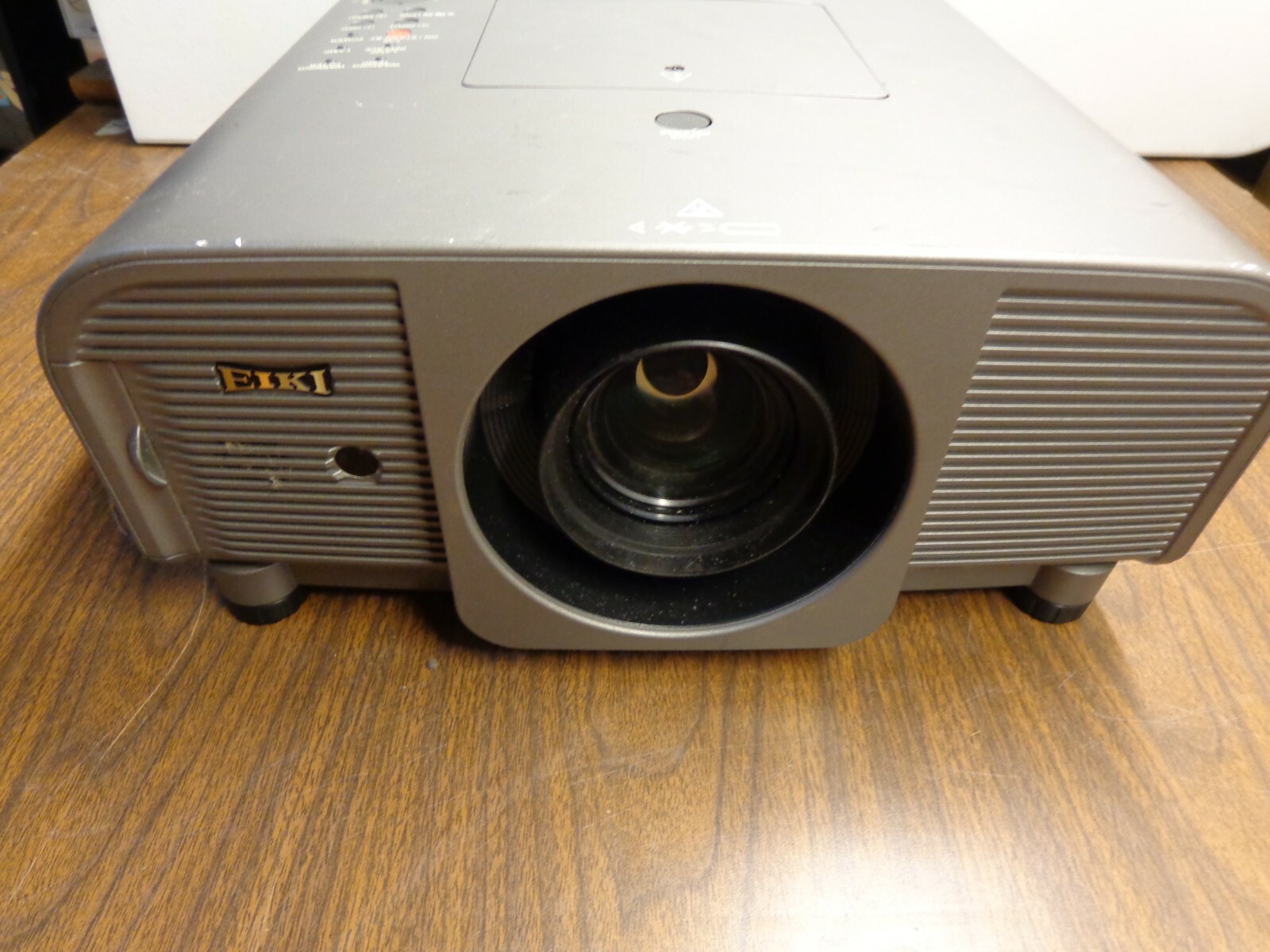 EIKI LC-XG300 (SANYO PLC-XT25, CHRISTIE LX450) PROJECTOR 4500 LUMENS (NEED LAMP)