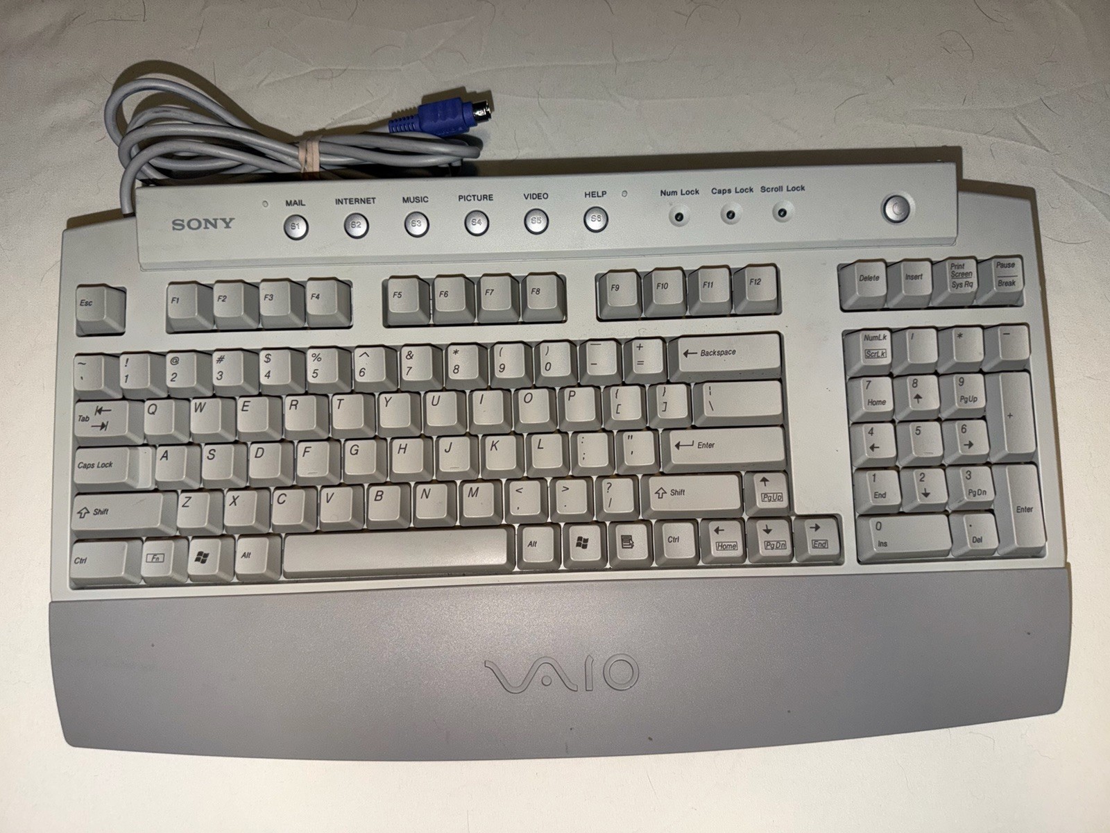 Sony VAIO PCVA-KB1P/UB PS/2 Wired Keyboard 100-Key Multimedia Gray Retro