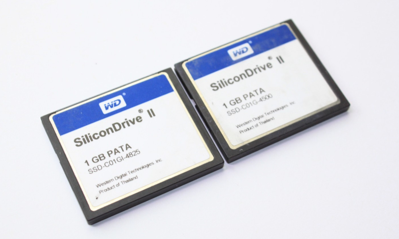 Lot Of 2 WD SiliconDrive II 1GB PATA CF Compact Flash Memory Card