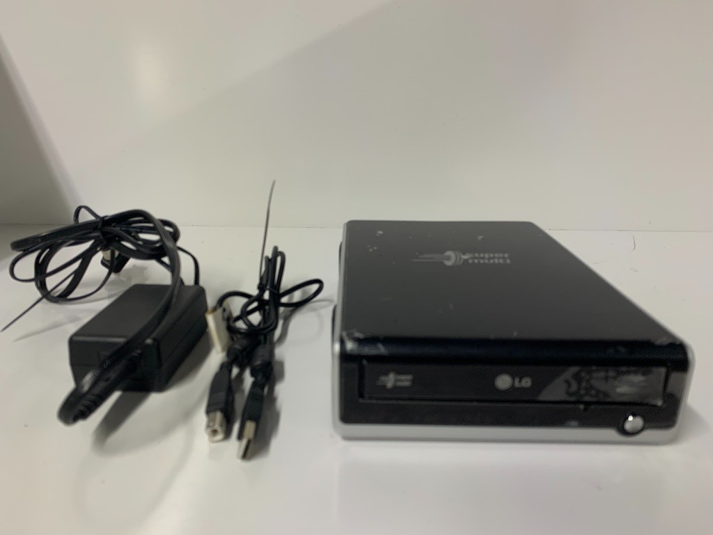 **LG GE20 External Super Multi DVD Rewriter 20x USB 2.0 Model No: GE20NU11