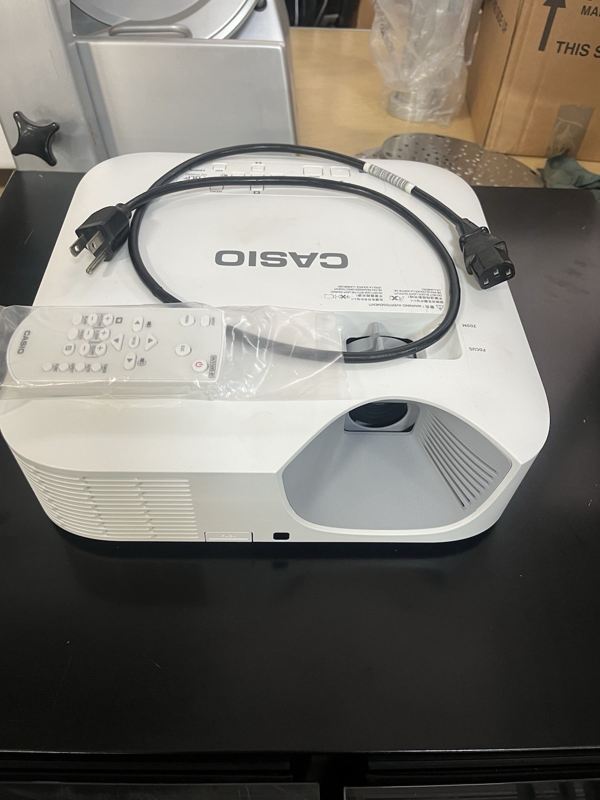 Casio XJ-F10X DLP Projector w/ Remote ~ Great working Condition