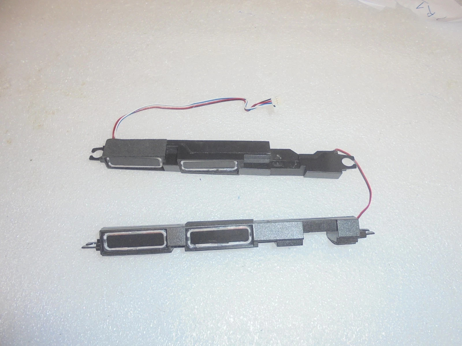 New DELL Alienware 17 R4 Left Right Speakers PK23000UA00 P/N JW7R1 0JW7R1