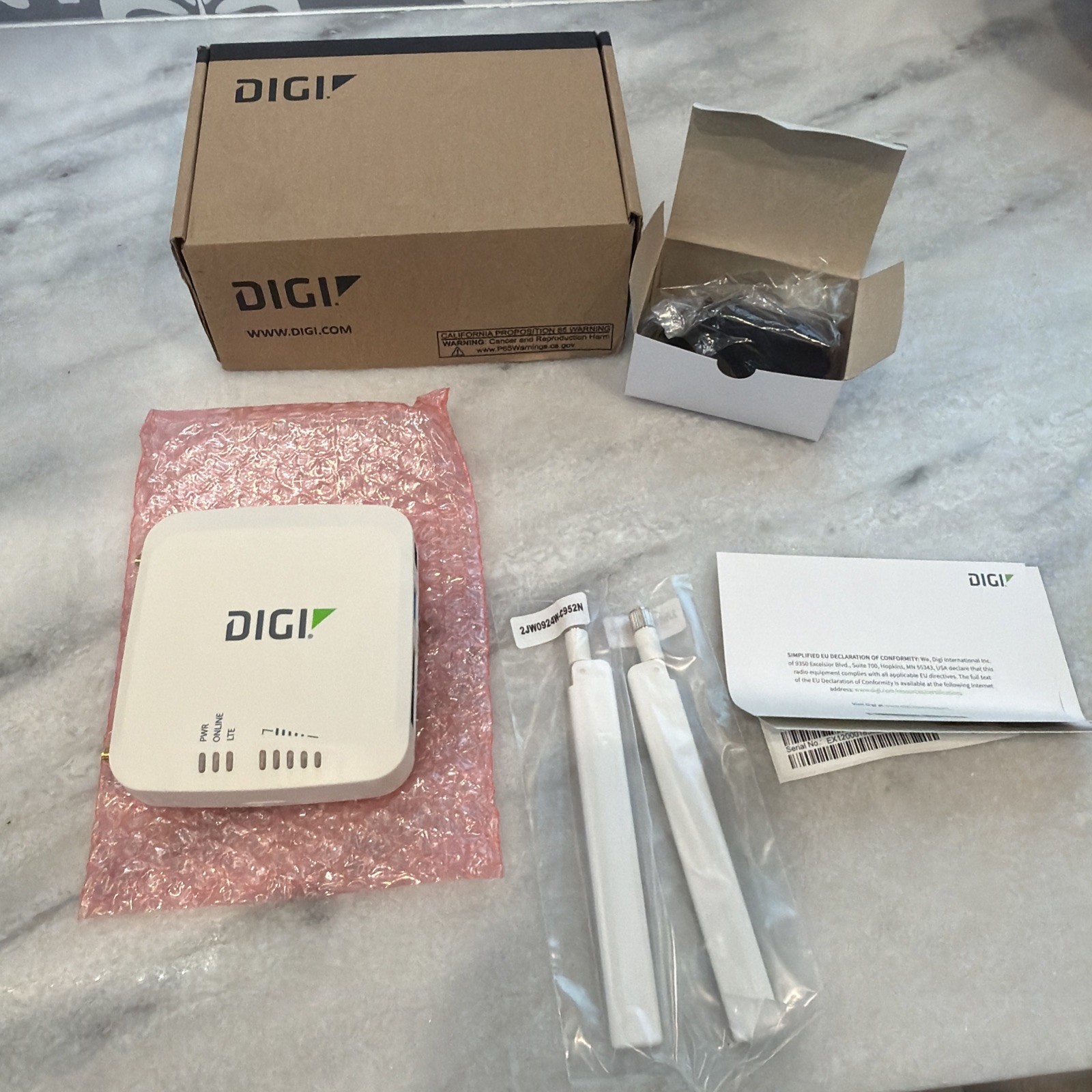 DIGI EX12 LTE Cellular Extender Device, Model EX12-0004-OUS, NEW