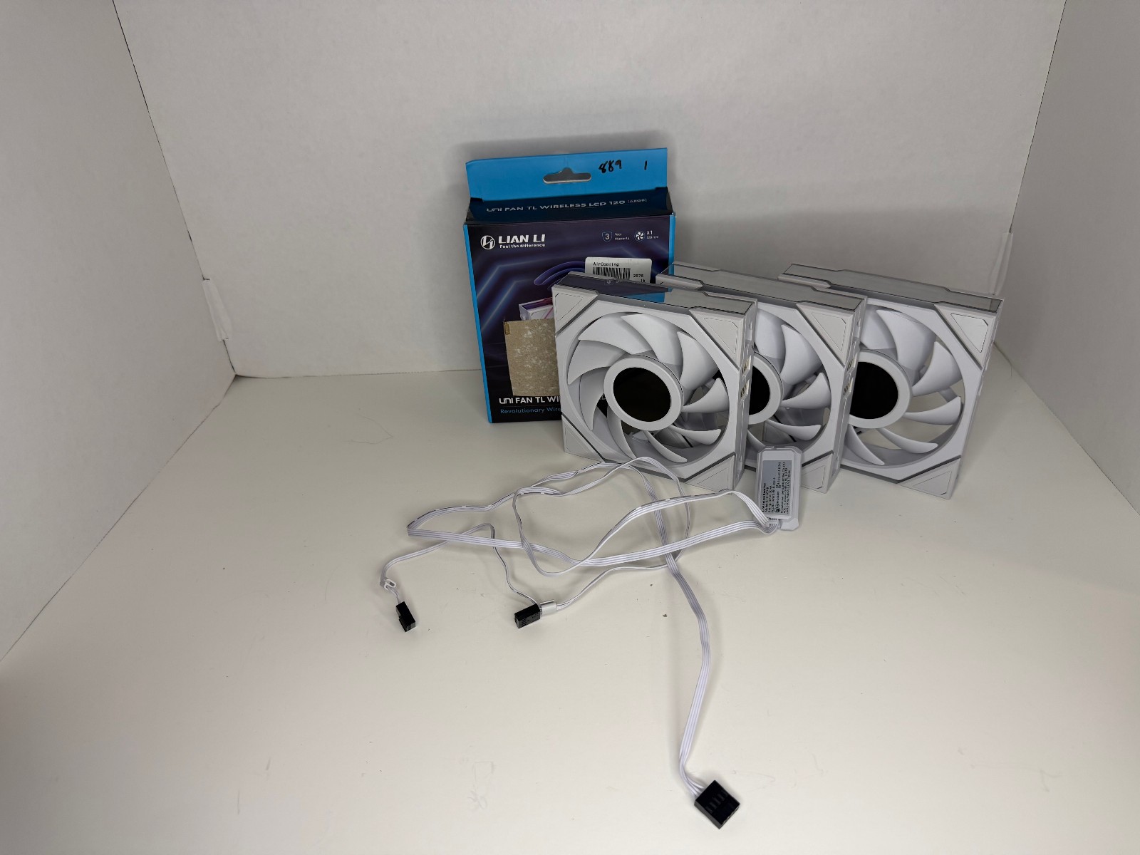 *Fans Only* Lian Li UNI FAN TL LCD Wireless Blade 120mm - White (3-Pack)