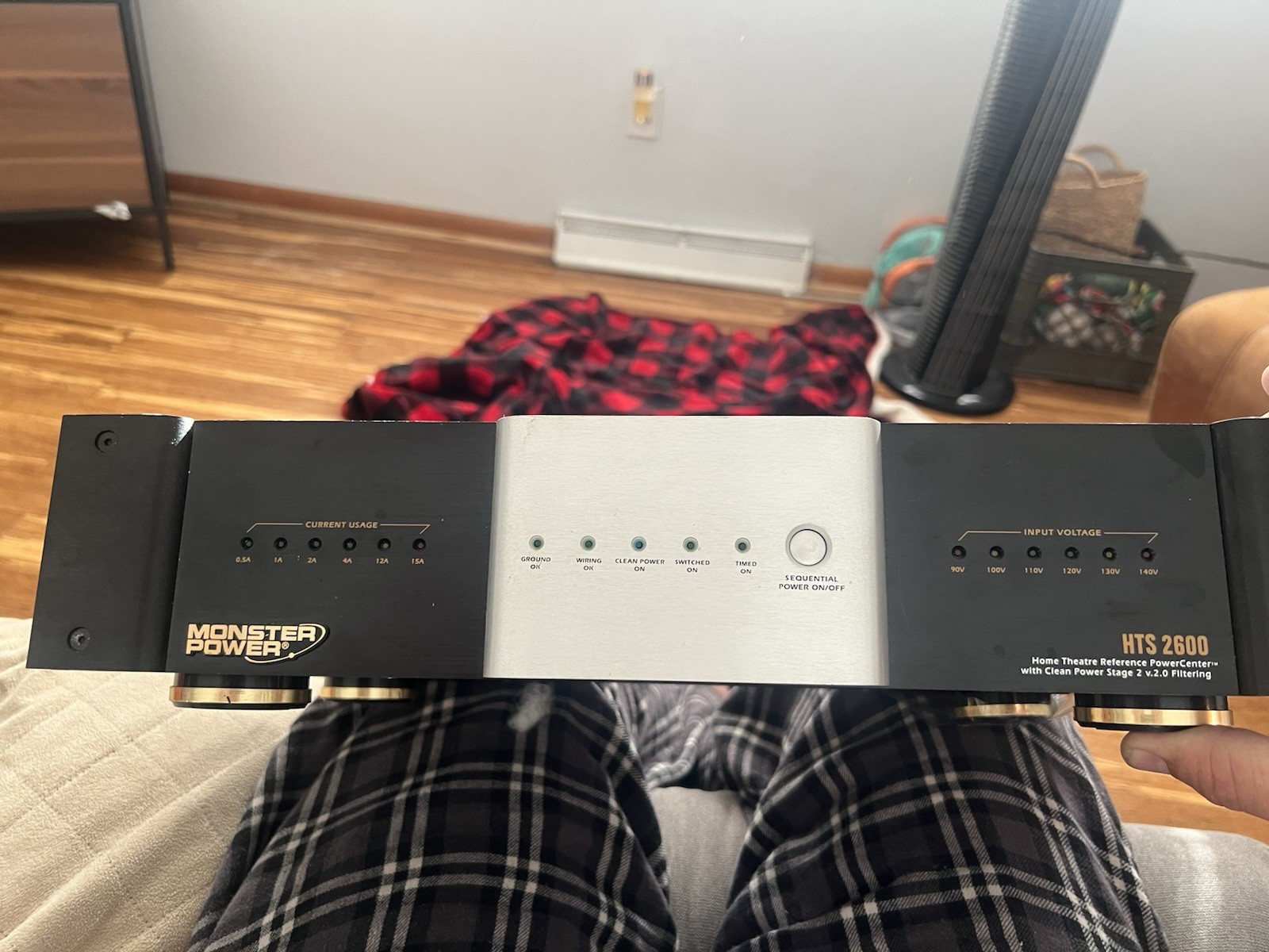 Monster Power HTS 2600 Home Theater Reference Power Center with Filter and Surge