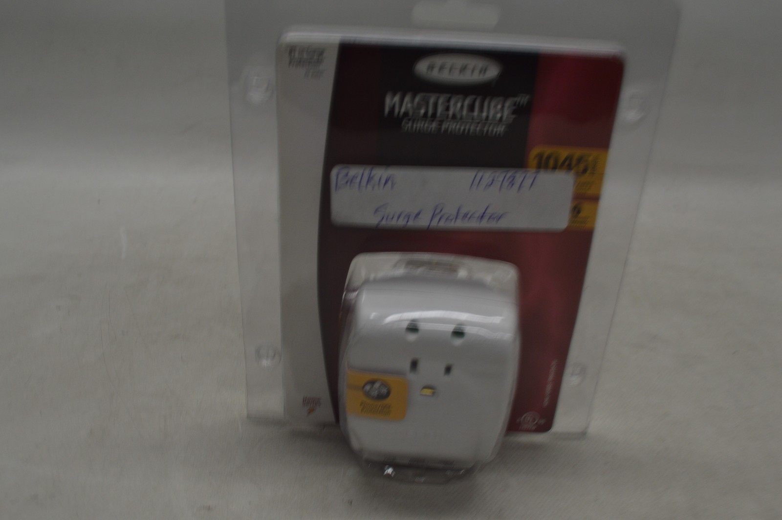 Belkin Mastercube Surgemaster Surge Protector F9H120-CW *New Unused*