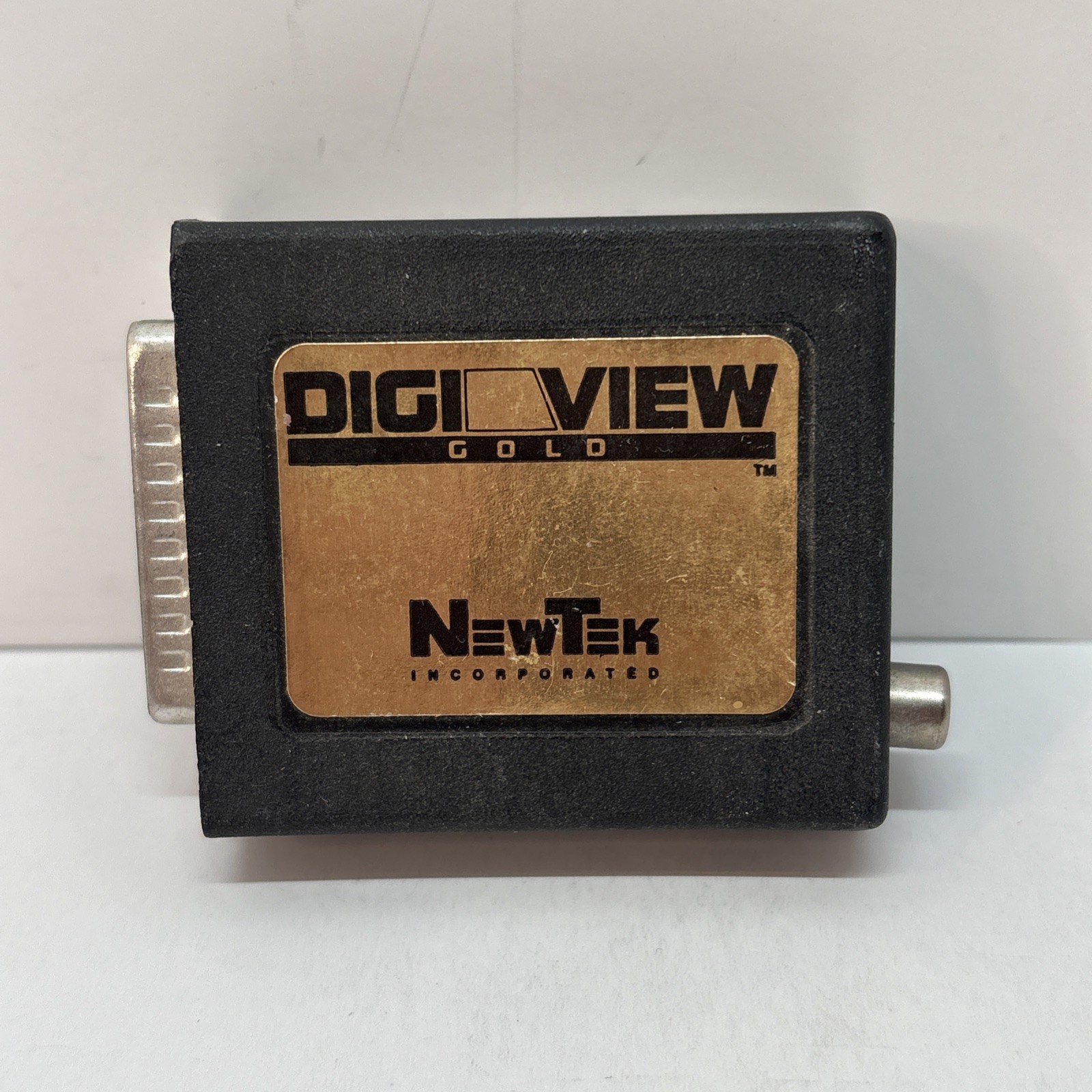 COMMODORE AMIGA -- DIGI VIEW GOLD NewTek Color Digitizer 