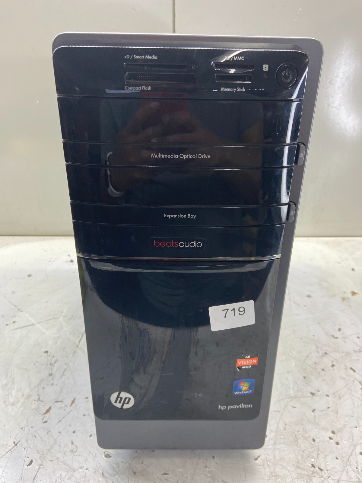 HP Pavilion p7-1174 AMD A8-3800 APU with Radeon 2400MHz 4GB NO HDD