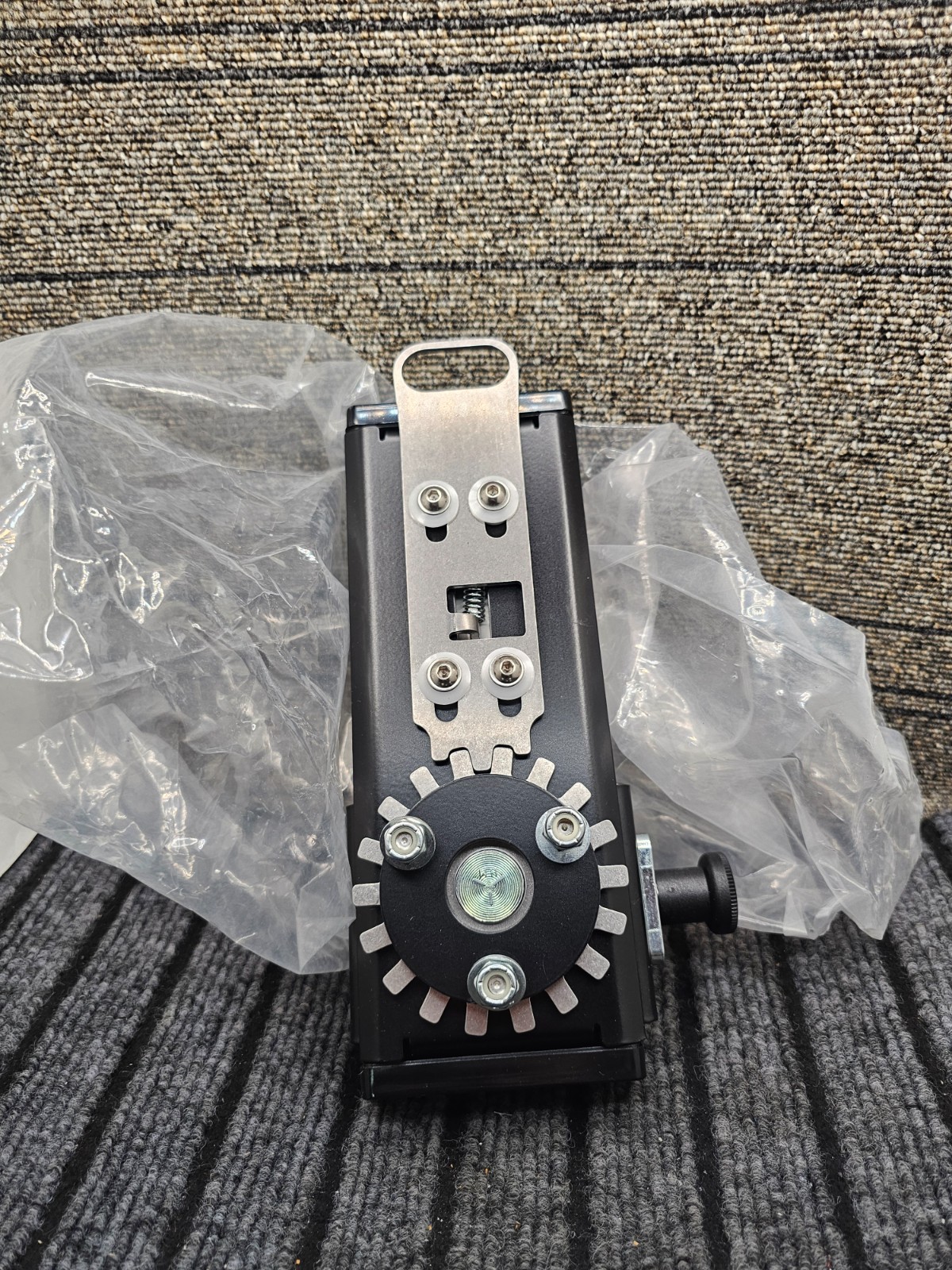 Mobile Mounts Locking Slide Arm 8″ Overall Length Black