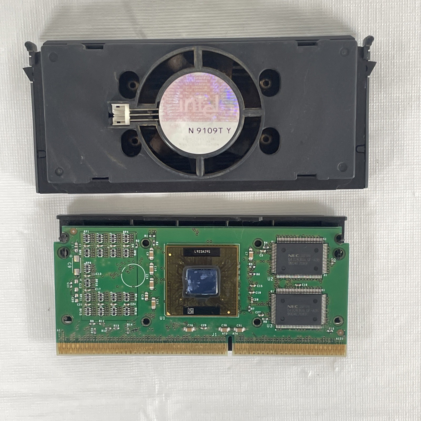 Bundle x2 VINTAGE INTEL PENTIUM III 500MHZ SL365 500/512/100/2.0V S1 SLOT 1 CPU