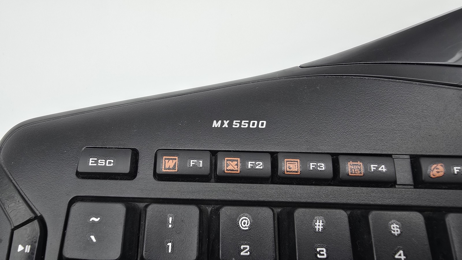 Logitech MX5500 Wireless Keyboard with LCD and Palm Rest