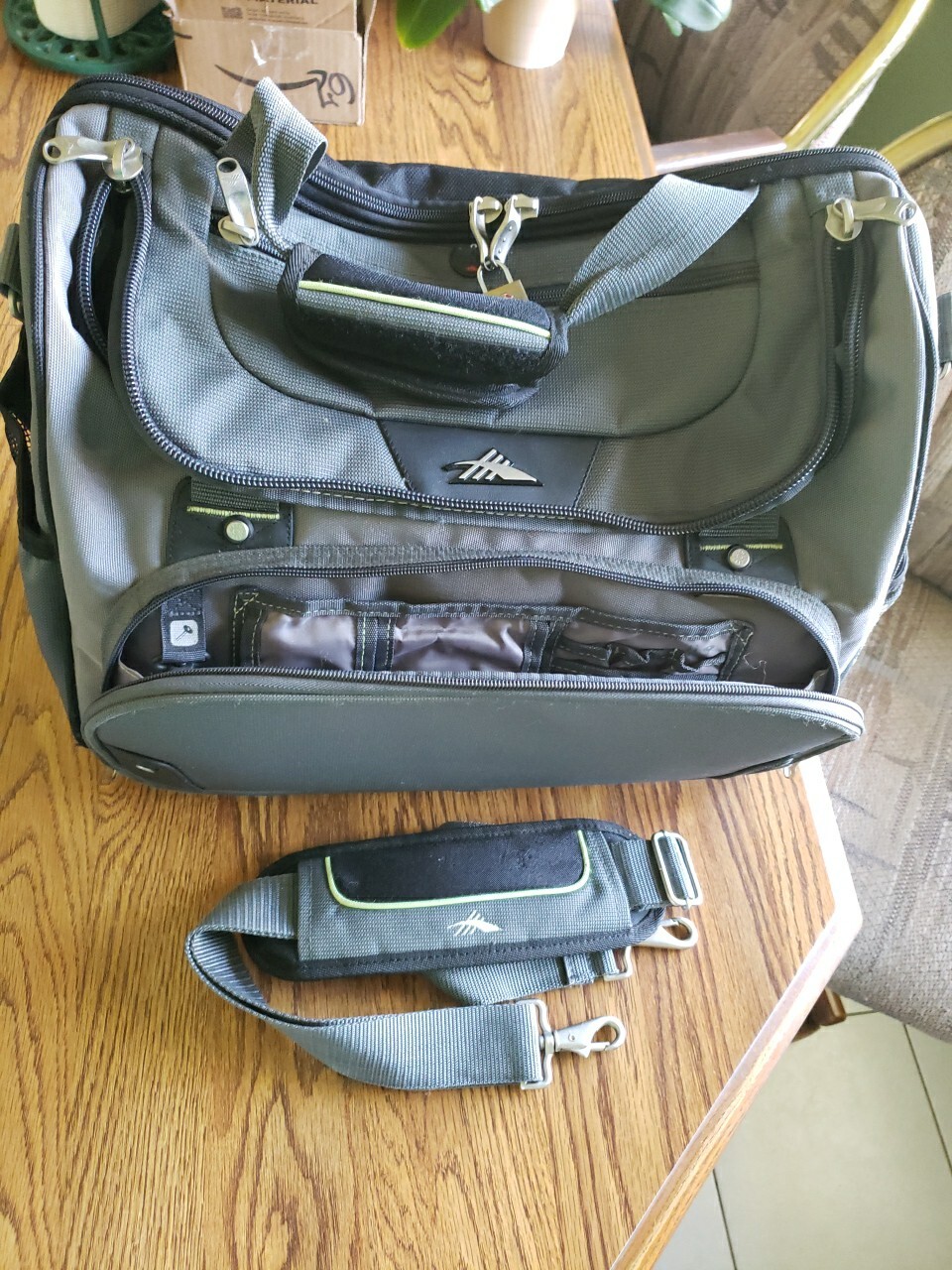 High Sierra Computer Bag Laptop Messenger Briefcase Black/Gray New Other 18x12x9