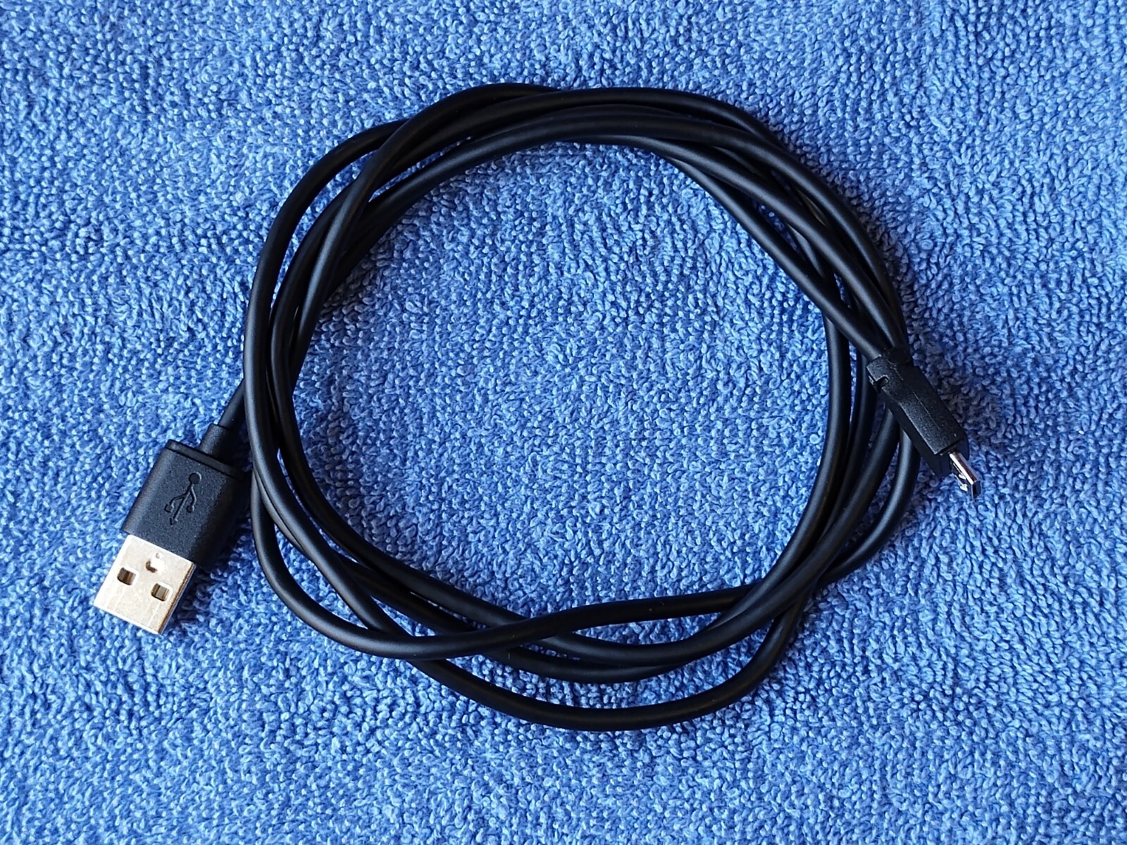 4.5-Foot USB 2.0 Cable USB-A to Micro B [USB A/Micro B - M/M - Hi-Speed]