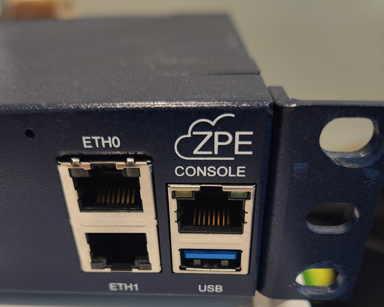 New ZPE Nodegrid Serial Console R Series 16-Port NSC-T16R-STND-DAC