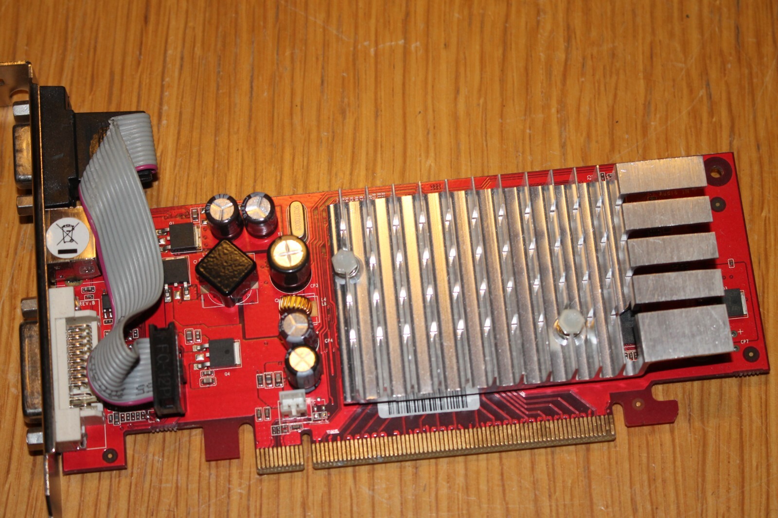 PCI Graphics Card DVI/ViVo/VGA - XFX GF7200GS - 256MB RAM Geforce