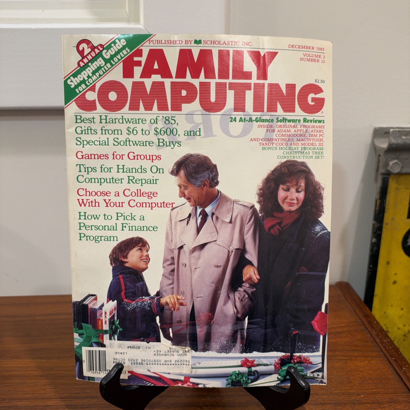 DEC 1985 Volume 3 #12 FAMILY COMPUTING computer magazine Holiday Shopping Guide