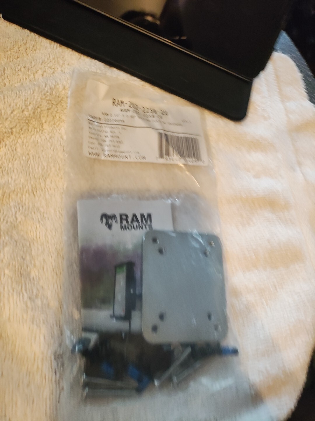 RAM-202-225B-2U RAM Mounts Backing Plate W/ Hardware (2.10"x2.60")